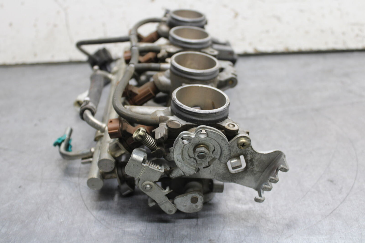 06-07 SUZUKI GSXR 600 MAIN FUEL INJECTORS / THROTTLE BODIES BB737