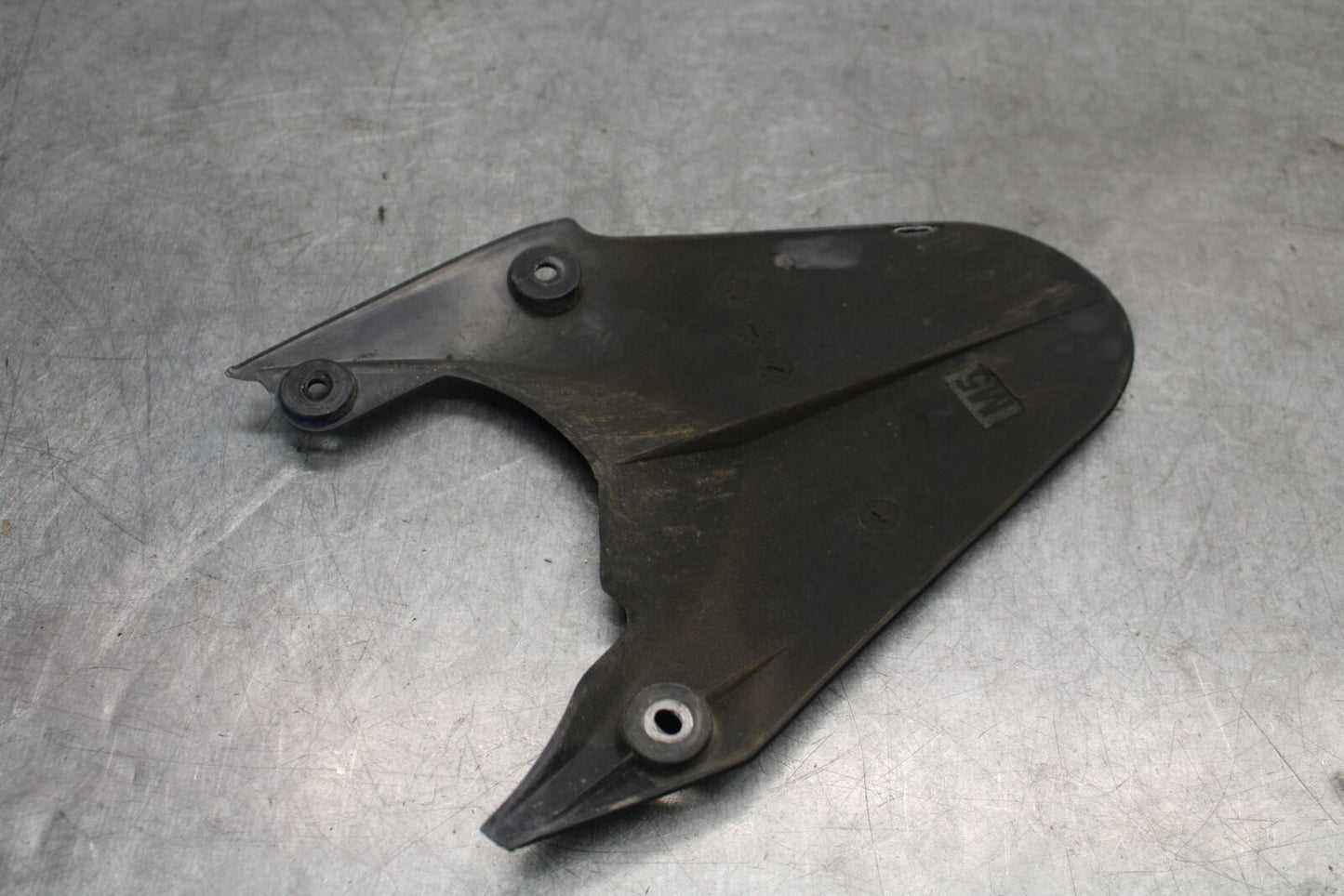07-08 TRIUMPH DAYTONA 675 REAR BACK WHEEL TIRE HUGGER FENDER BB685