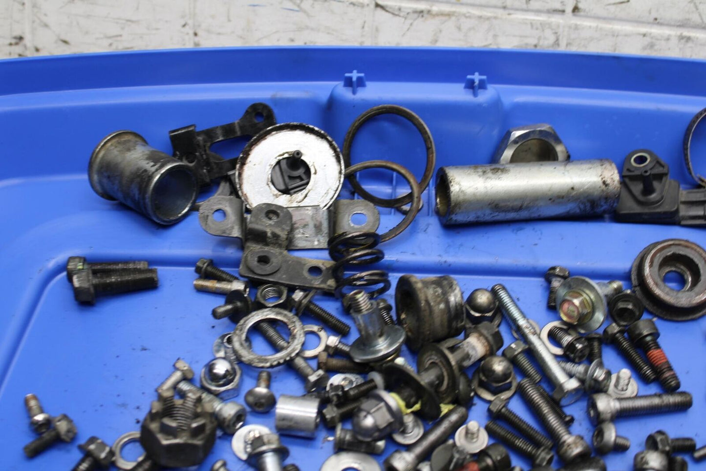 2005 Kawasaki Vulcan 1600 VN1600A Classic ENGINE MISC. BOLTS HARDWARE BB574