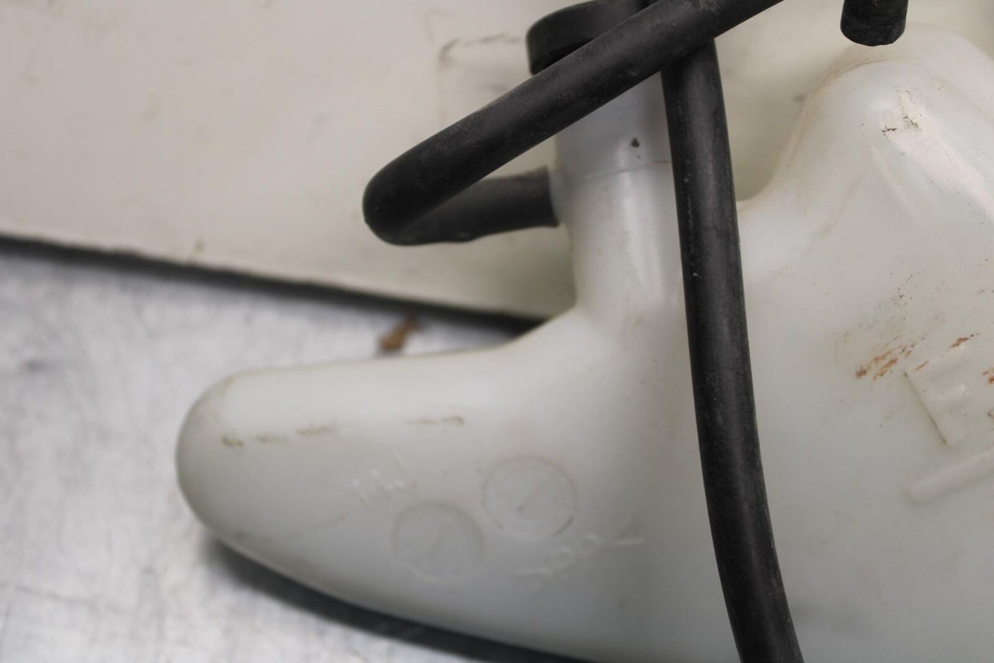 2011 Suzuki GSXR600 COOLANT WATER TANK RESERVOIR BOTTLE BB602