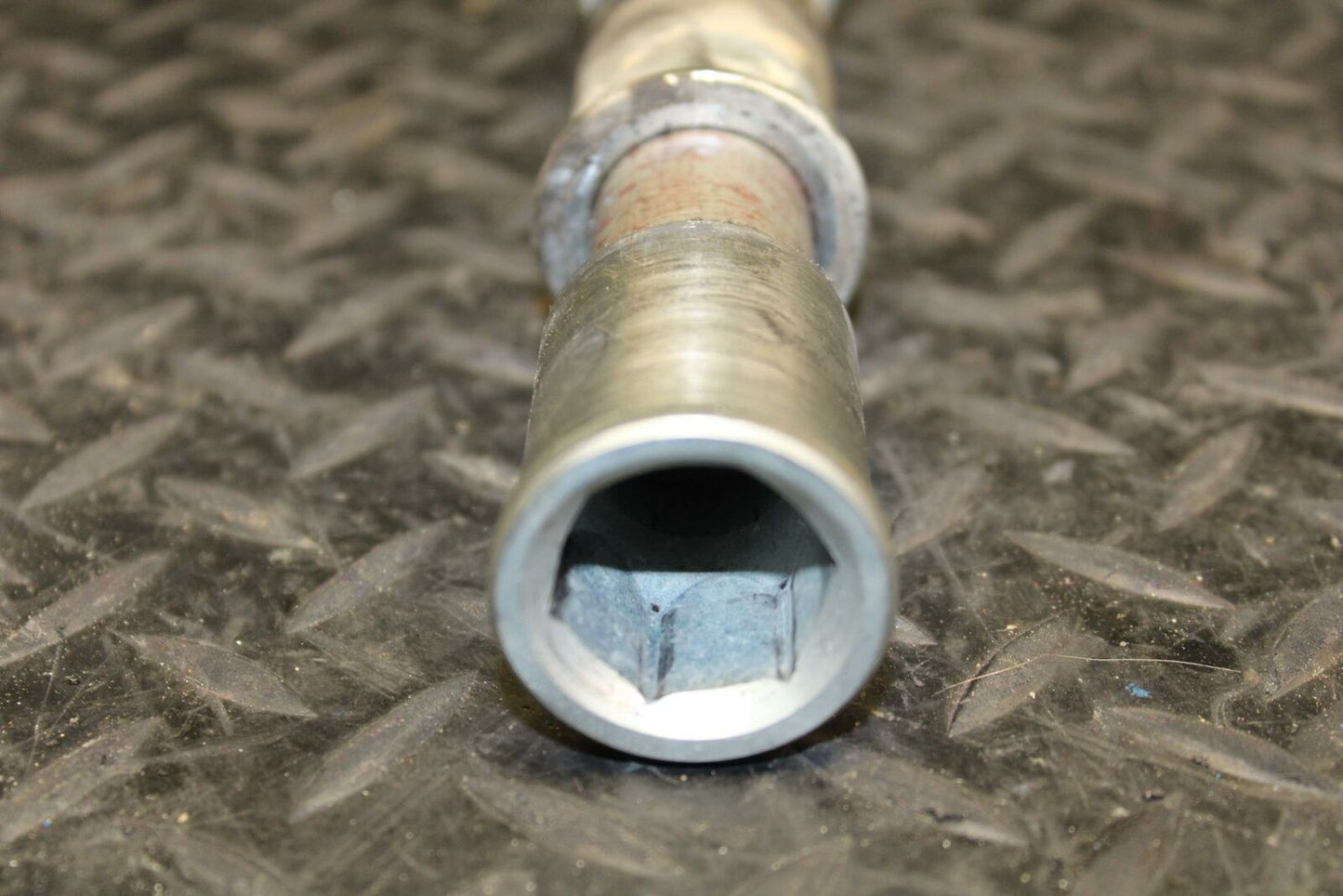 03-08 KAWASAKI VULCAN 1600 FRONT WHEEL RIM AXLE PIVOT BOLT BB193