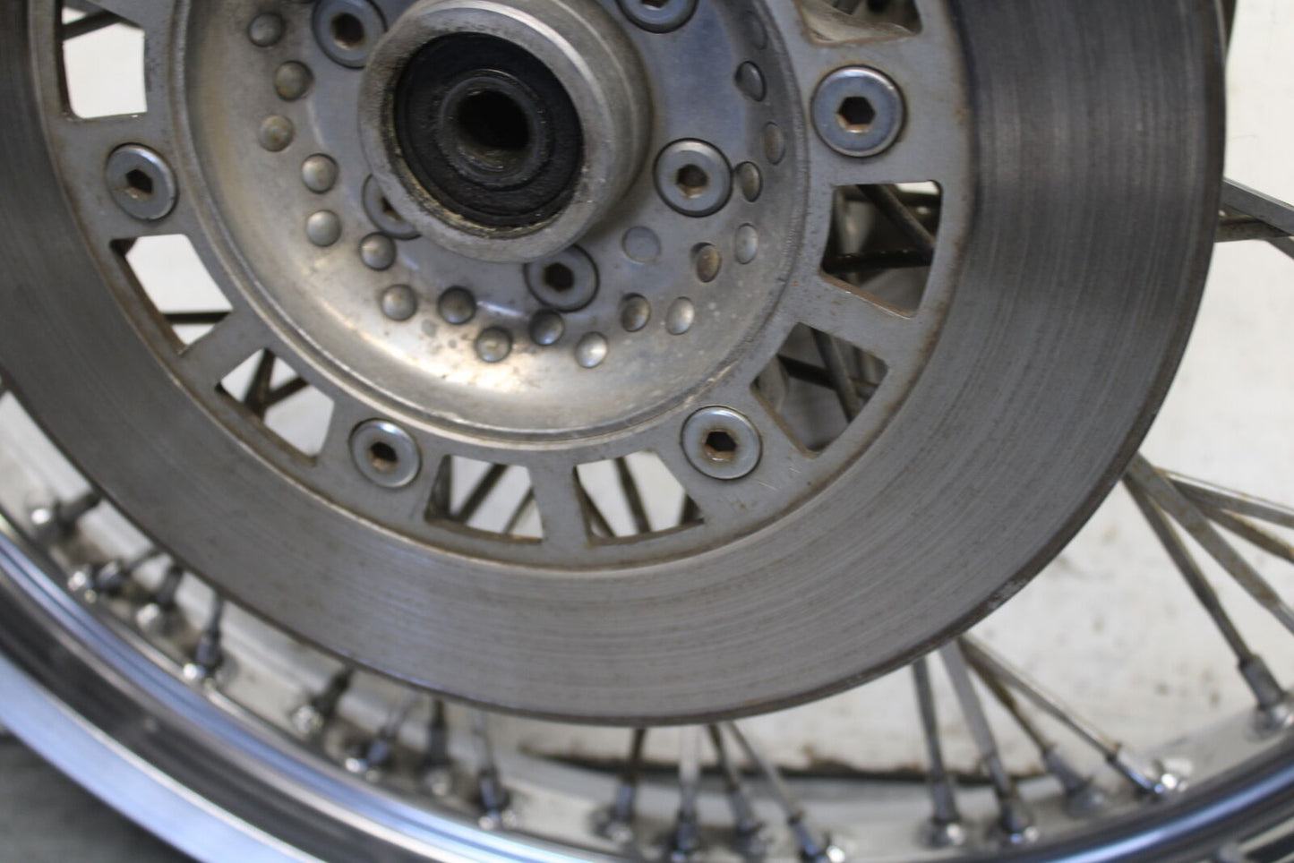 85-86 SUZUKI MADURA 1200 FRONT WEHHEL FRONT RIM BB691