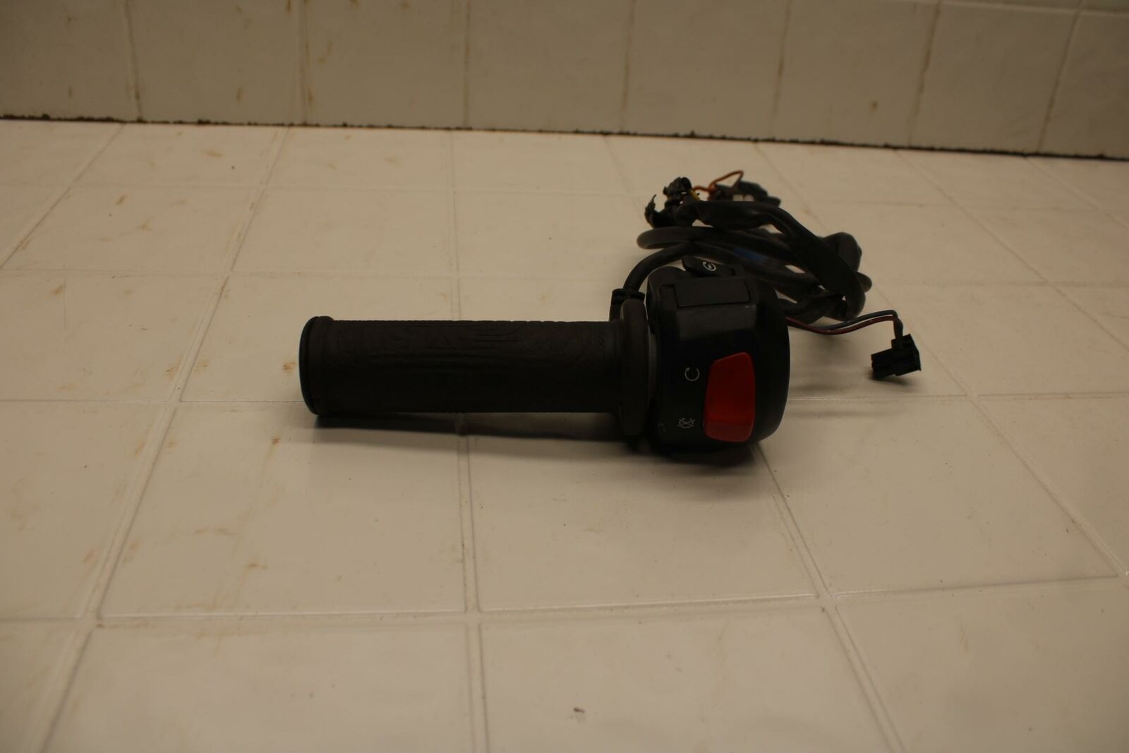 01-02 SUZUKI GSXR750 RIGHT CLIP ON HANDLE KILL OFF START SWITCH SWITCHES BB402