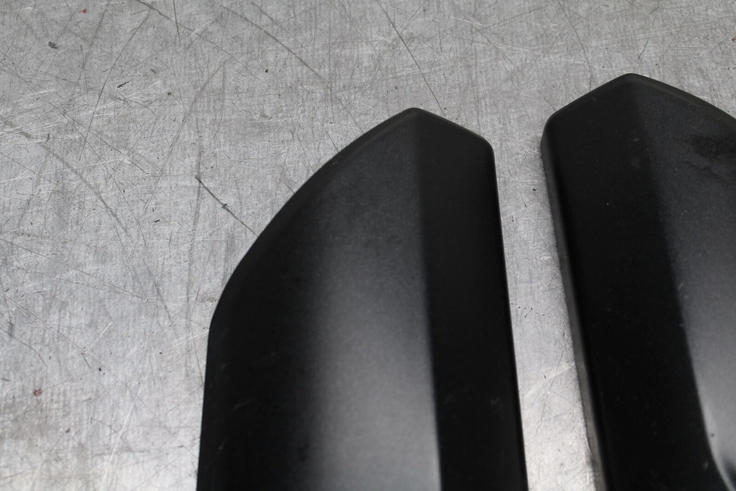 12-17 KAWASAKI ER-6N Z650 FRONT FORK GUARD COVER SET PAIR BB709