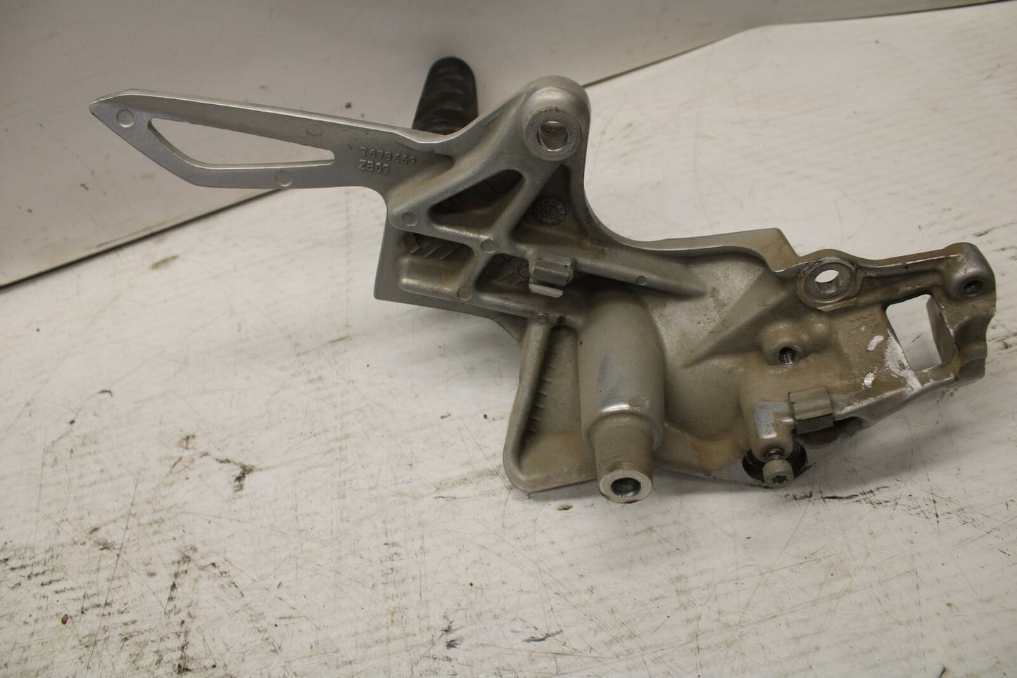 06-12 BMW F800ST LEFT REARSET REAR SET DRIVER FOOT PEG REST STOP BB291