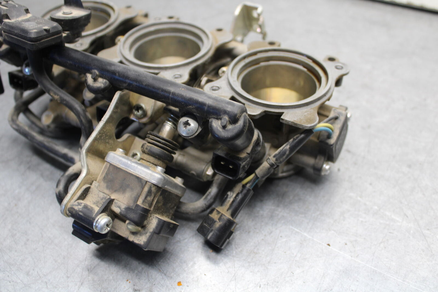 09-11 TRIUMPH DAYTONA 675 MAIN FUEL INJECTORS / THROTTLE BODIES BB652