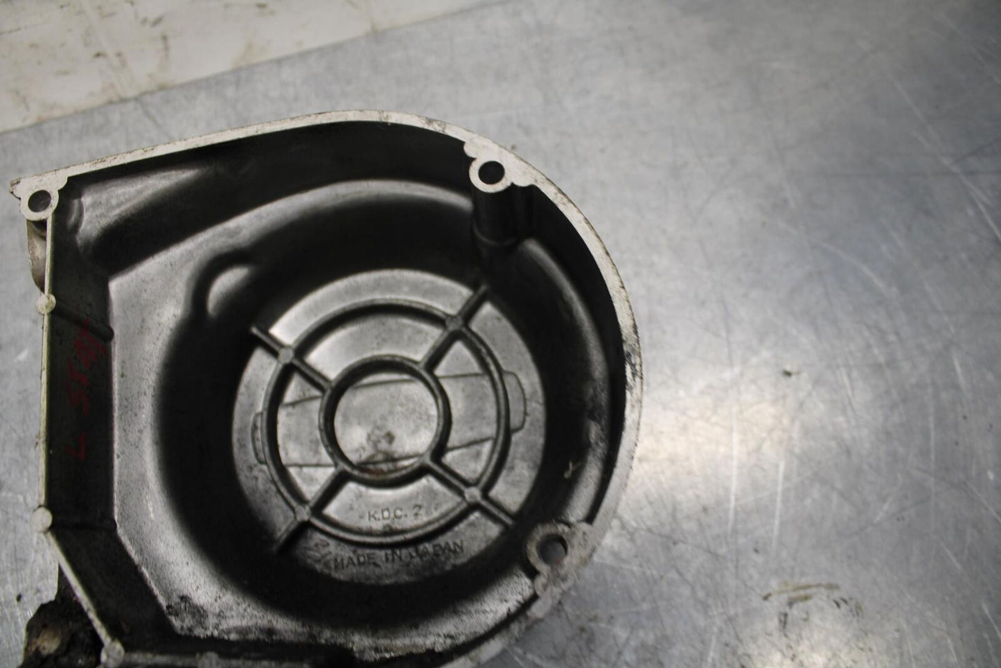 75 SUZUKI GT 550 STATOR MAGNETO ALTERNATOR GENERATOR COVER BB72