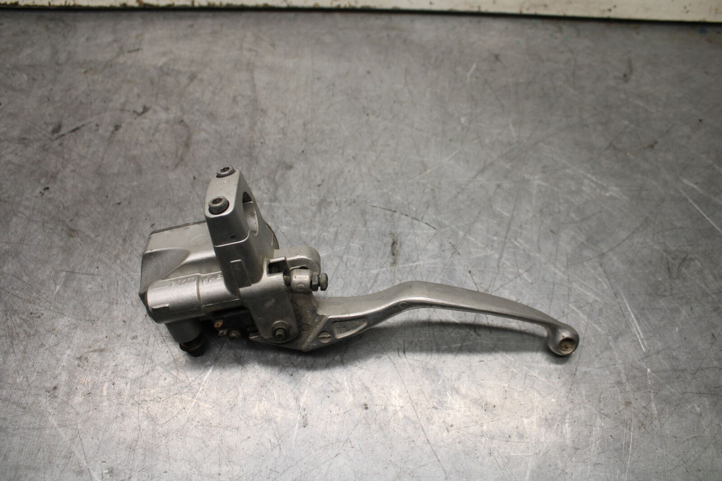 99-00 YAMAHA V STAR 1100 FRONT BRAKE MASTER CYLINDER BB711