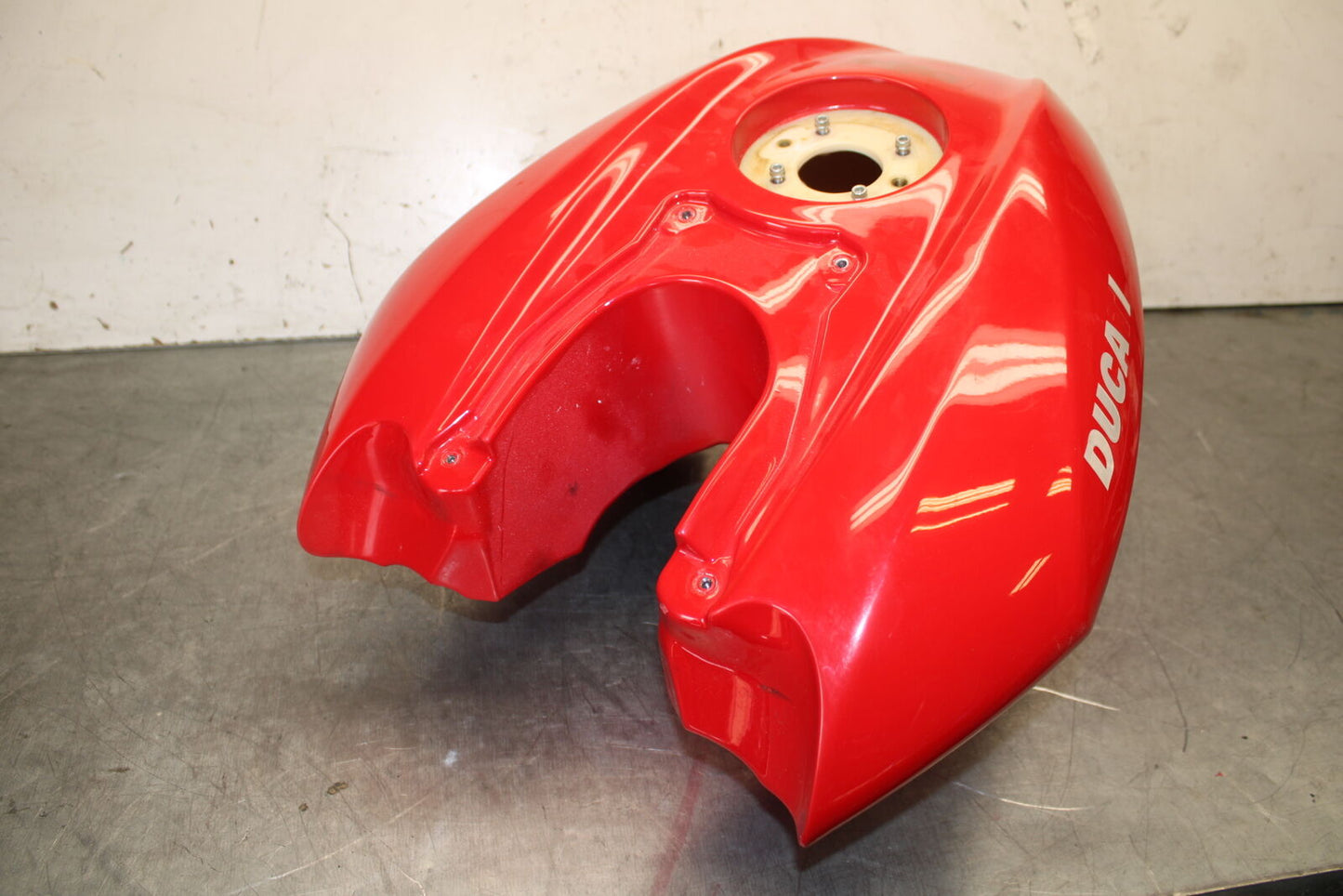 09-11 DUCATI STREETFIGHTER GAS TANK FUEL CELL PETROL RESERVOIR BB705