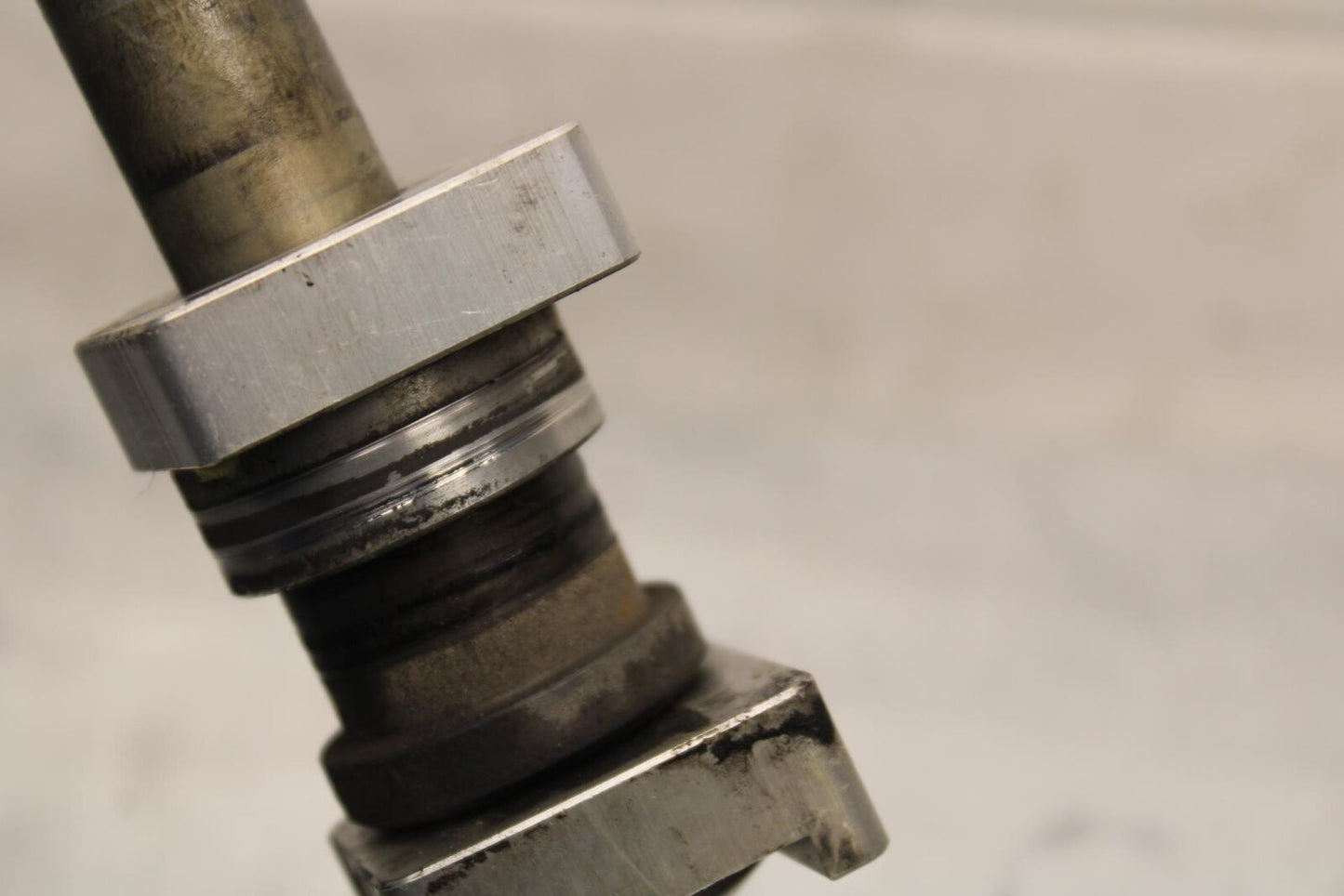 2012 Triumph Daytona 675R REAR AXLE BACK WHEEL RIM PIVOT BOLT AXEL BB589