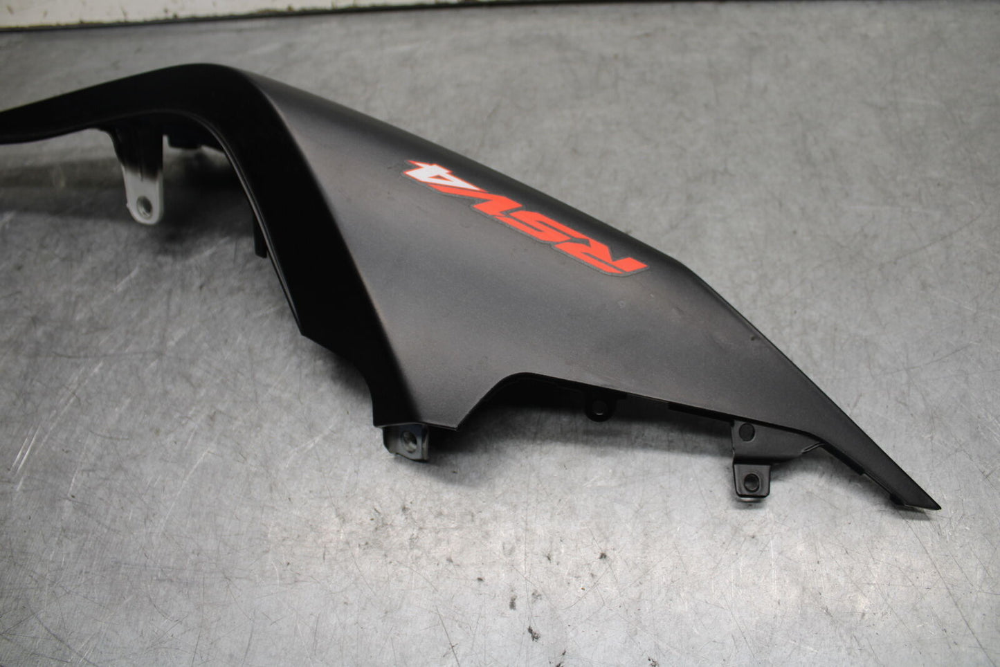 21-24 APRILIA RSV4 RIGHT REAR BACK TAIL FAIRING COWL SHROUD BB668