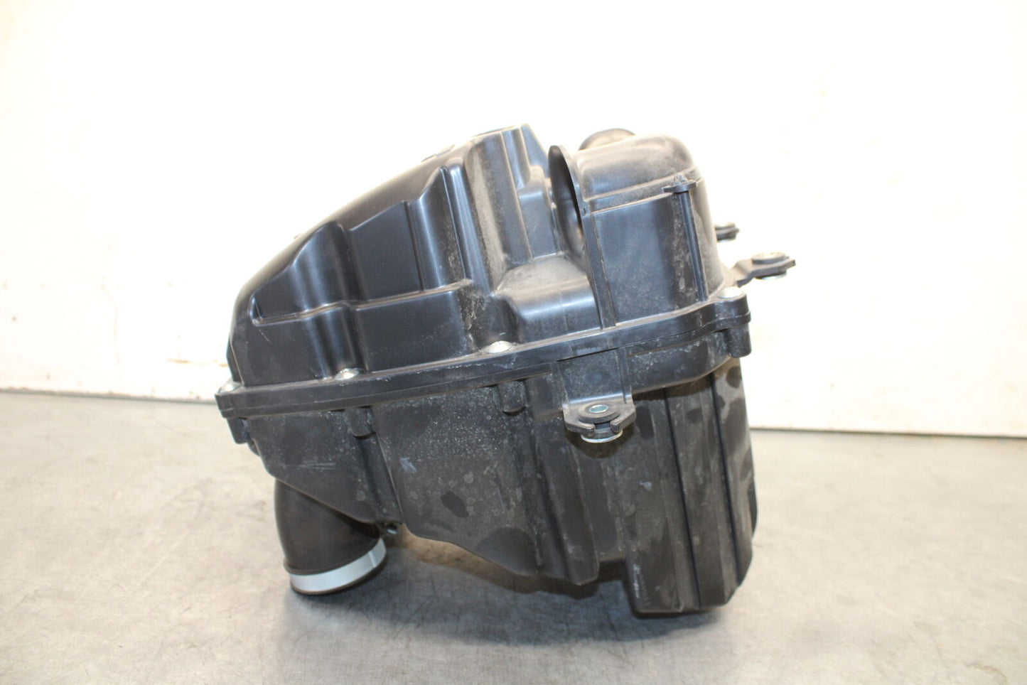 22-24 YAMAHA XSR900 AIRBOX AIR INTAKE FILTER BOX BB683
