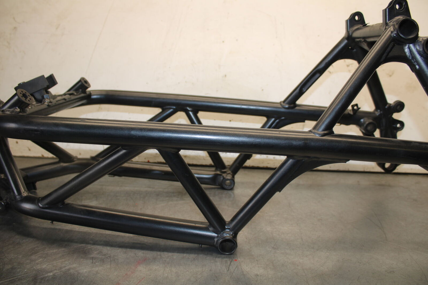 12-13 DUCATI STREETFIGHTER 848 FRAME CHASSIS BB705