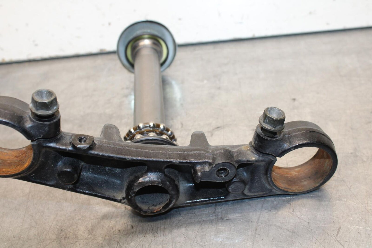 01-06 HONDA CBR600F4I FRONT FORKS LOWER TRIPLE TREE STEM 53219-MBW-J60 BB626