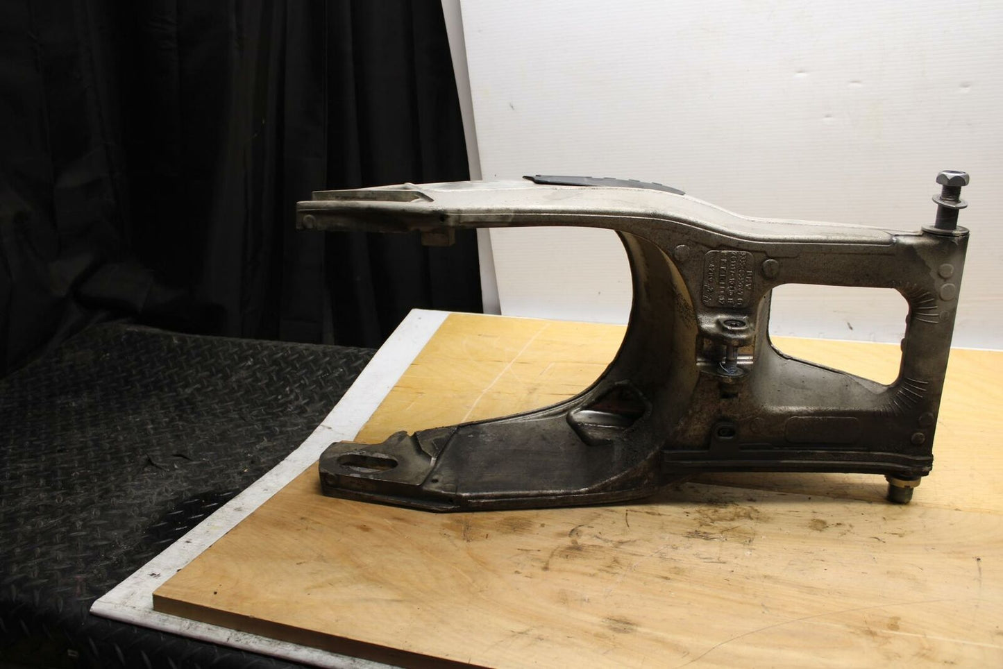 12-14 BMW S1000RR REAR SWINGARM BACK SUSPENSION SWING ARM BB317