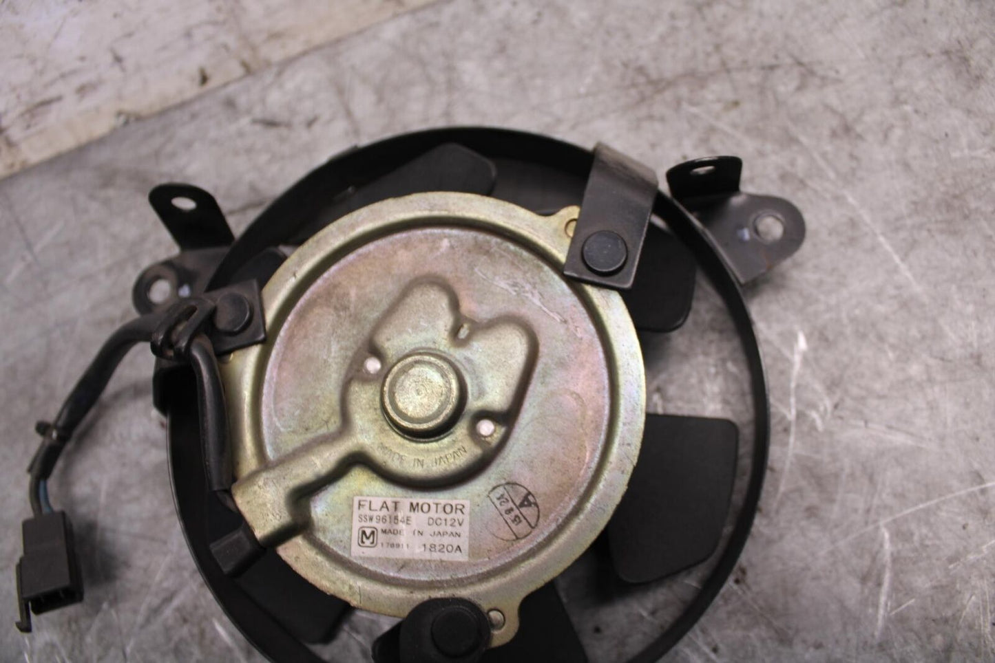 2002 Yamaha YZF R6 ENGINE RADIATOR COOLING FAN 5EB-12405-00-00 BB545