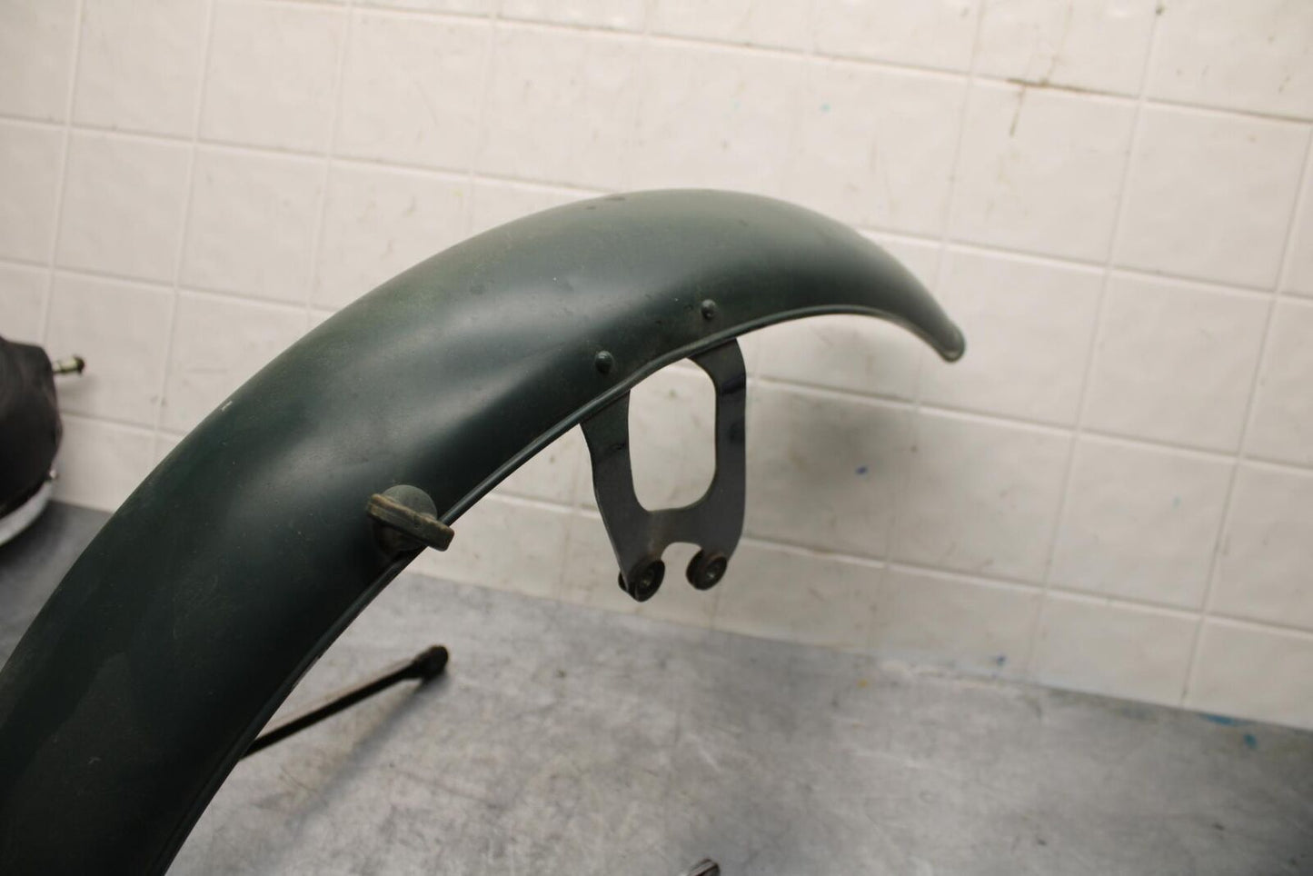 1977 Honda CB550K --- FRONT WHEEL FENDER COWL FAIRING 61100-390-671 BB592