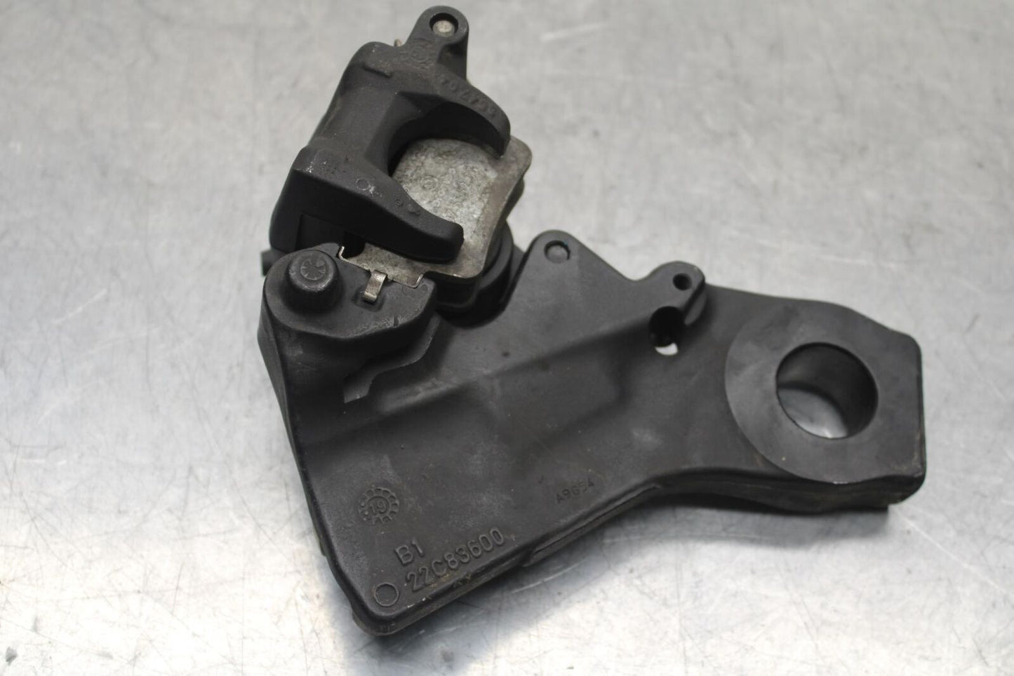 20-23 BMW F900R REAR BACK BRAKE CALIPER W MOUNT BRACKET BB603