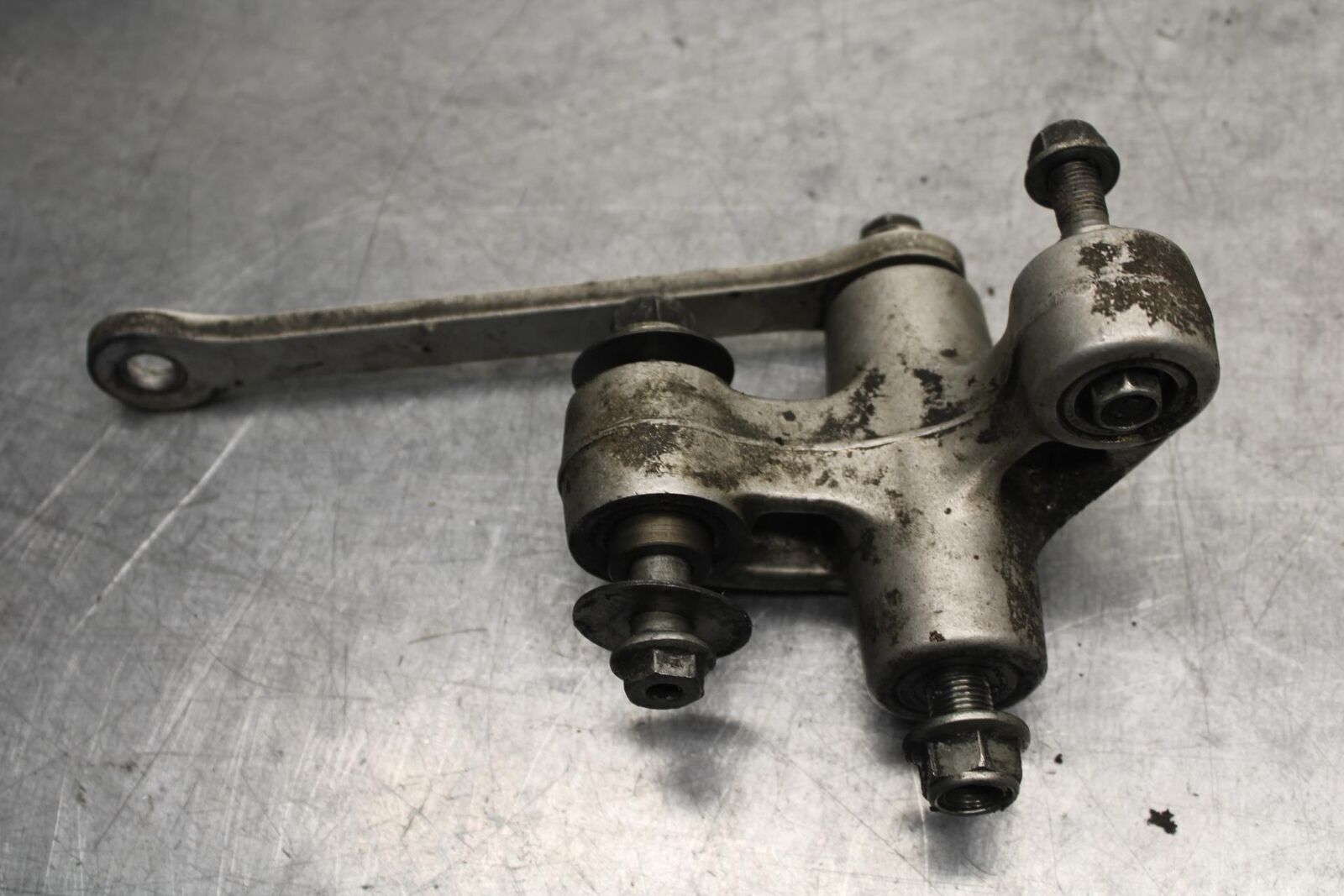 01-03 SUZUKI GSXR600 REAR DOGBONE SHOCK LINKAGE LINK 62600-35870 BB639