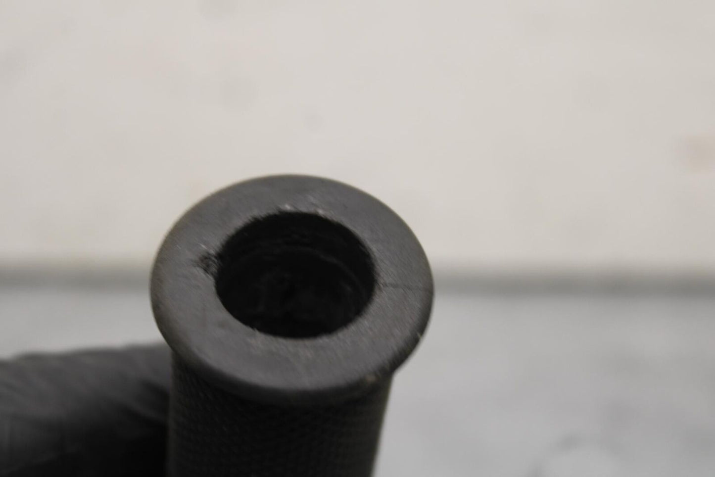 16-18 KTM 690 DUKE LEFT CLIPON HANDLEBAR GRIP BB631