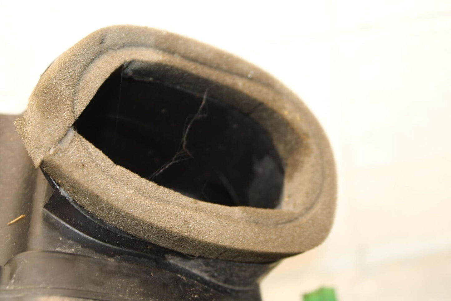 2001 Suzuki GSXR750 AIRBOX AIR INTAKE FILTER BOX 13700-35F00 BB553