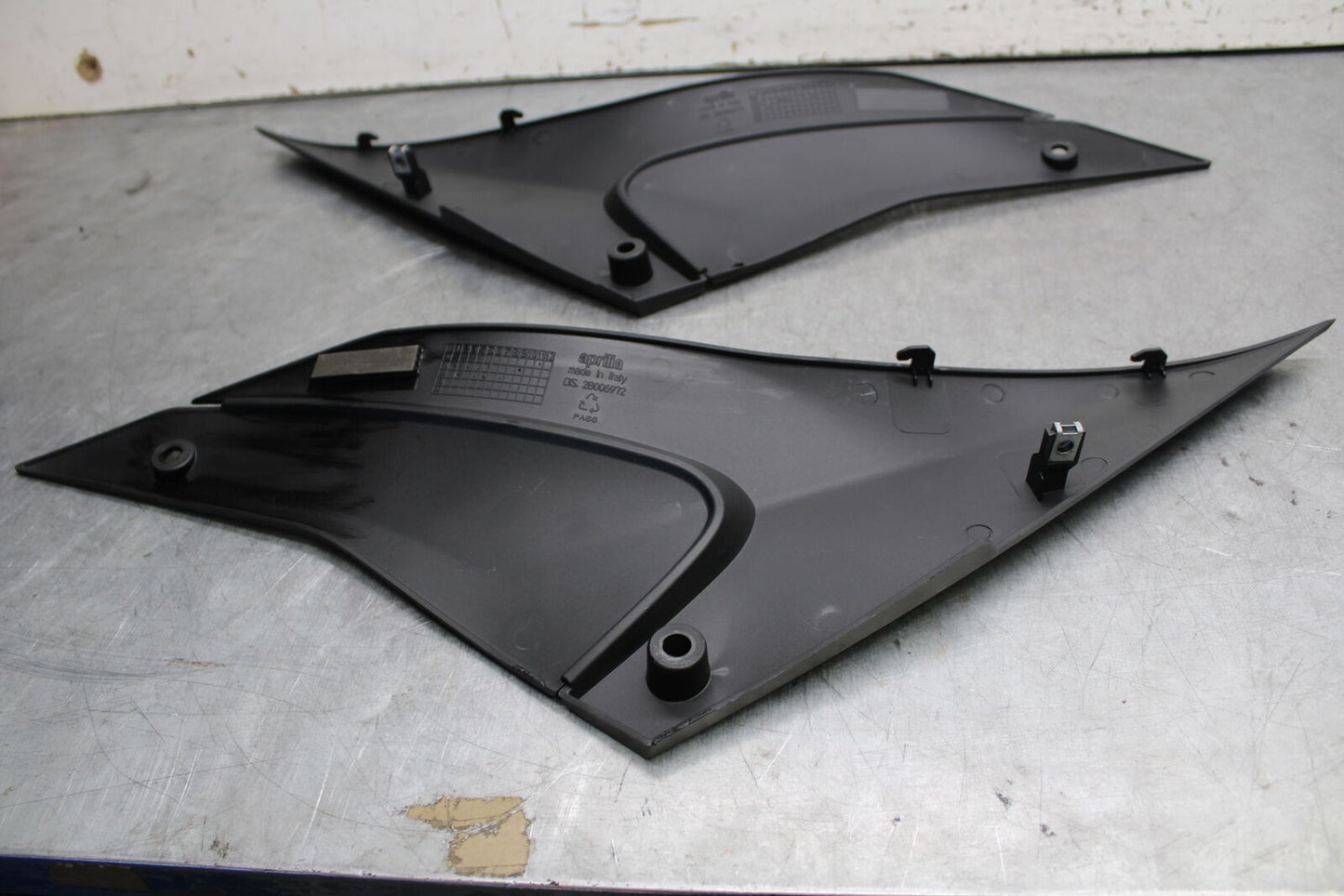 21-24 APRILIA RSV4 RIGHT LEFT FRONT SIDE SEAT PANELS COWLS FAIRINGS COVER BB668