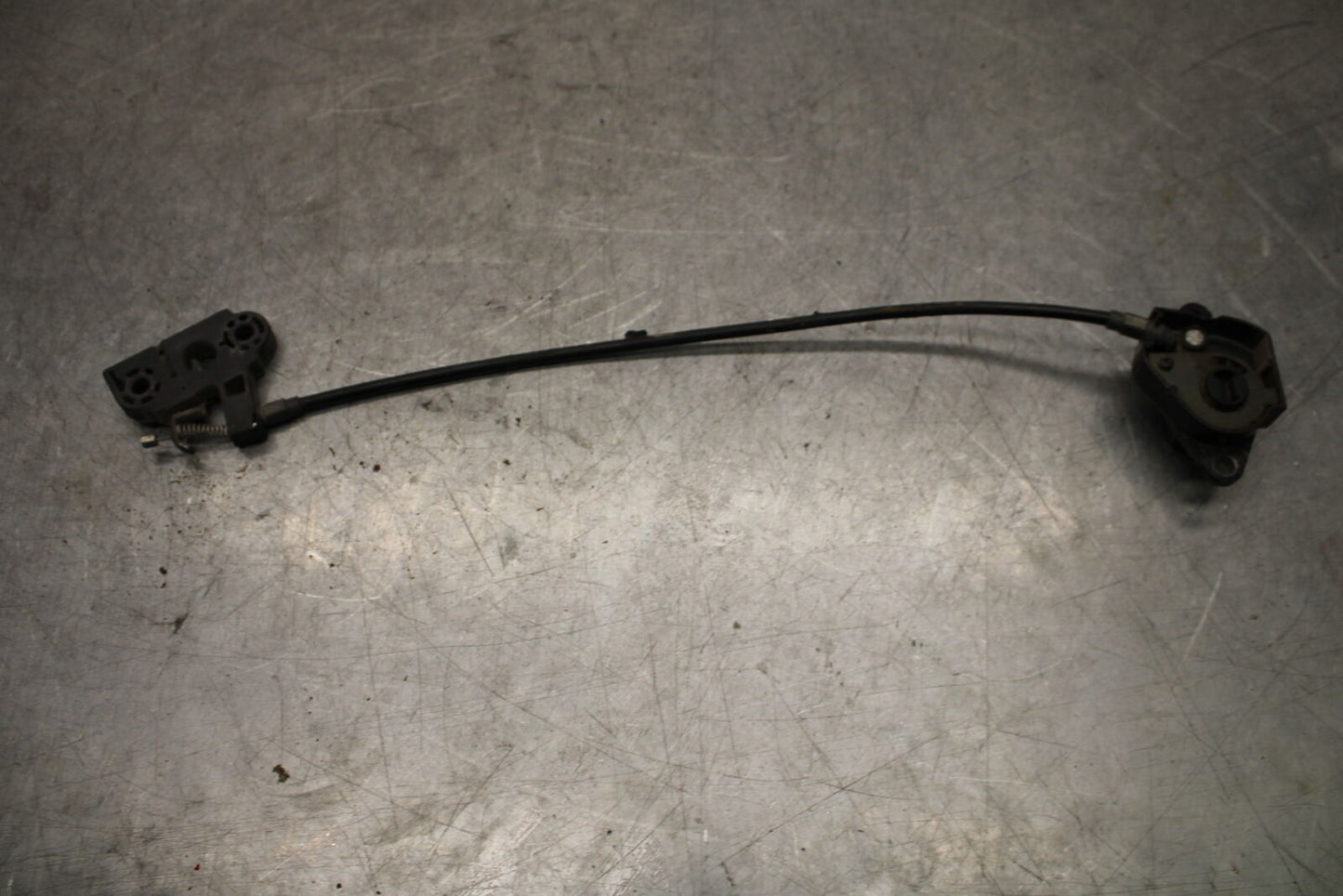 09-11 TRIUMPH DAYTONA 675 REAR PASSENGER SEAT LATCH LOCK ASSEMBLY BB652