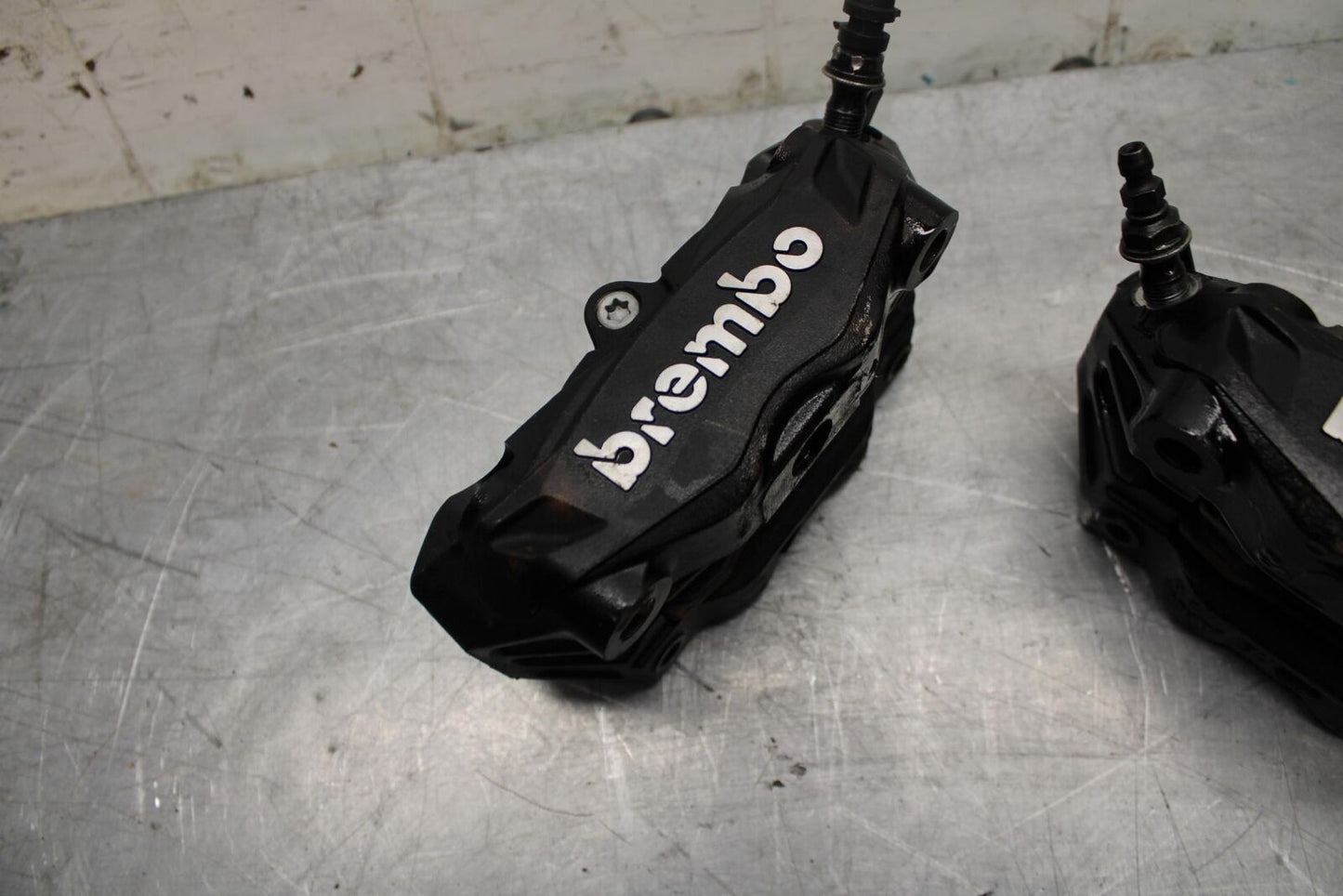 17-21 TRIUMPH STREET TRIPPLE R ABS BREMBO FRONT BRAKE CALIPER SET PAIR bb452