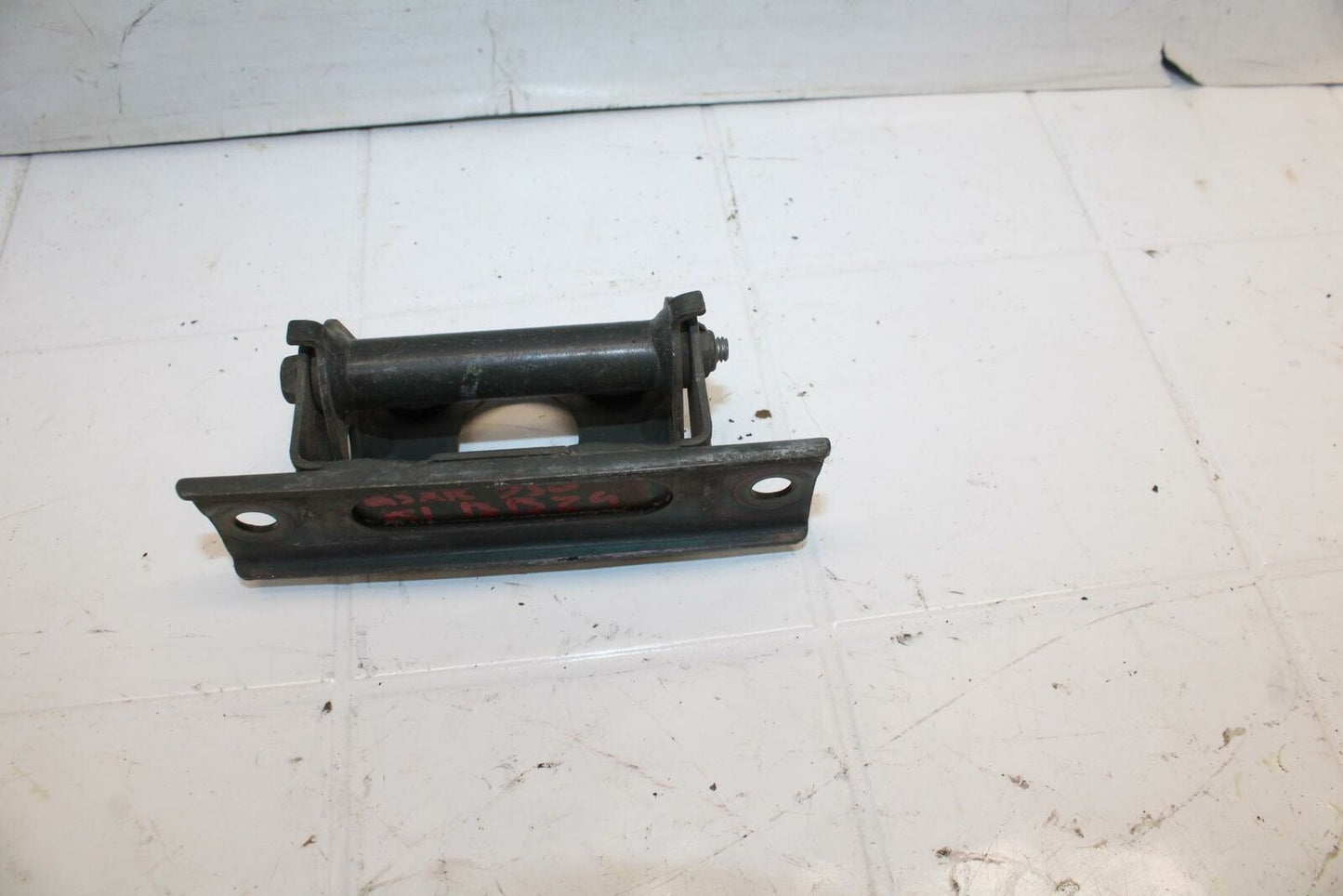 01-02 SUZUKI GSXR750 GAS TANK FUEL CELL PETROL RESERVOIR BRACKET MOUNT BB15