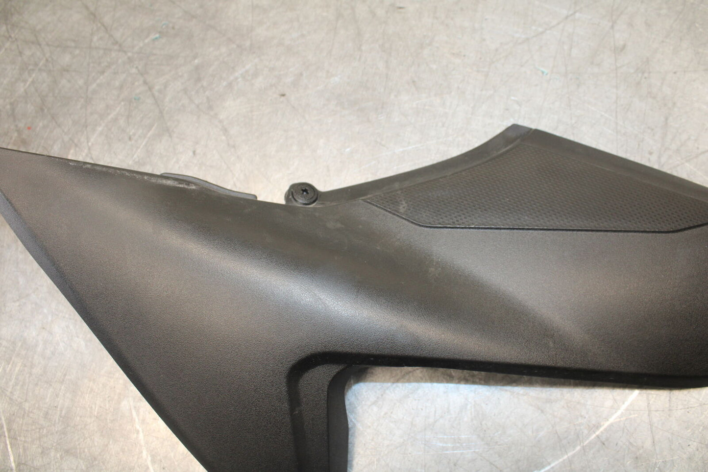 17-24 SUZUKI SV650 RIGHT GAS TANK FUEL CELL PANEL COVER TRIM COWL BB706