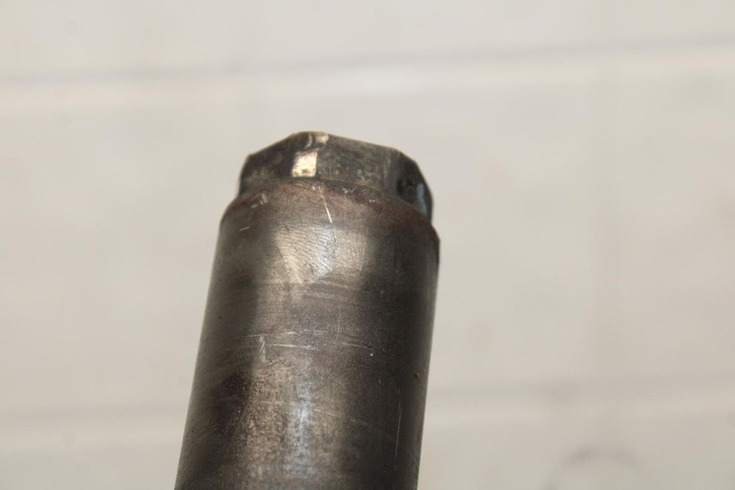 1999 Suzuki GSXR600 FRONT WHEEL RIM AXLE PIVOT BOLT BB580