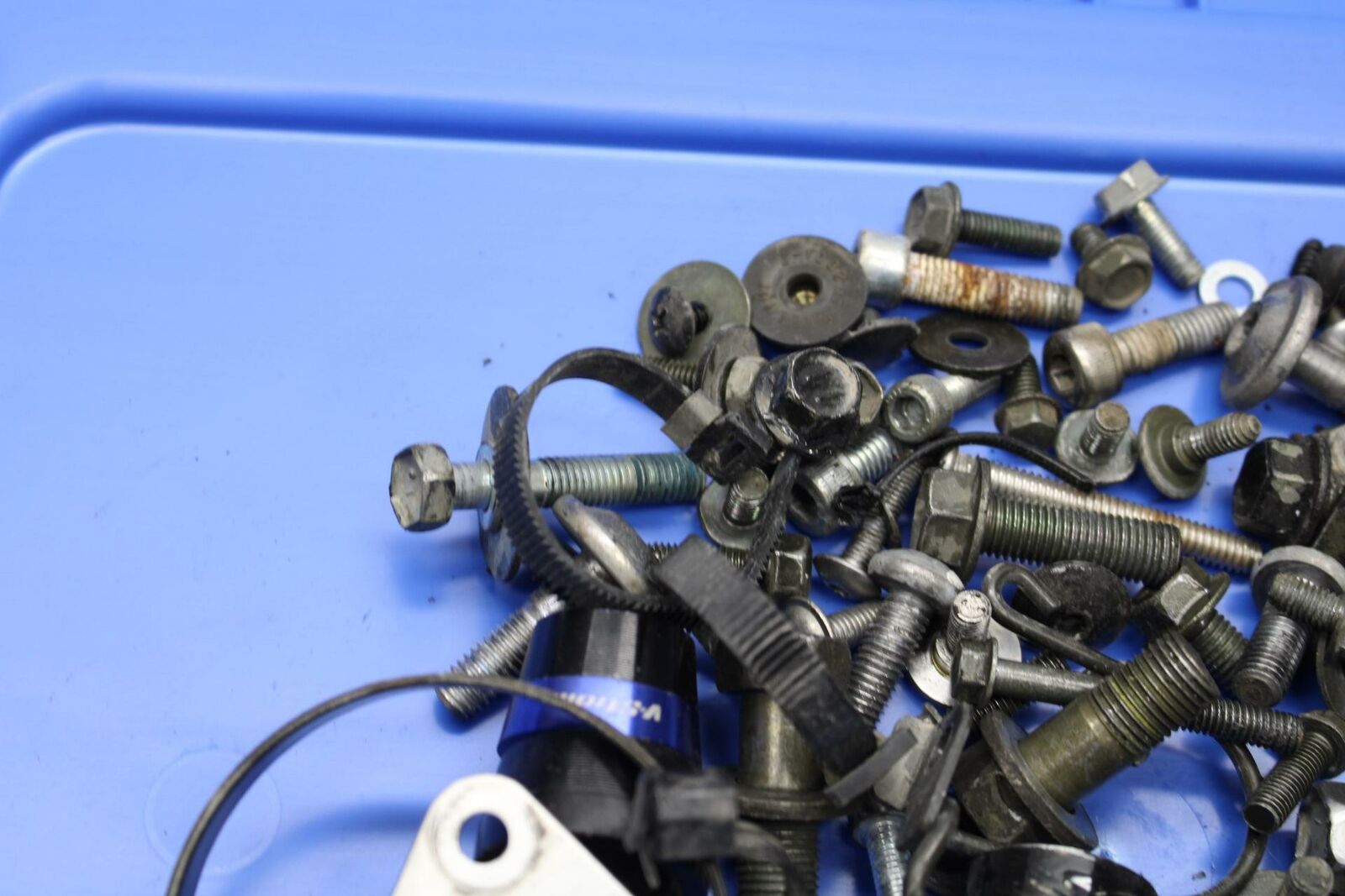 02-03 SUZUKI VSTROM 1000  BOLTS HARDWARE SCREWS BB331