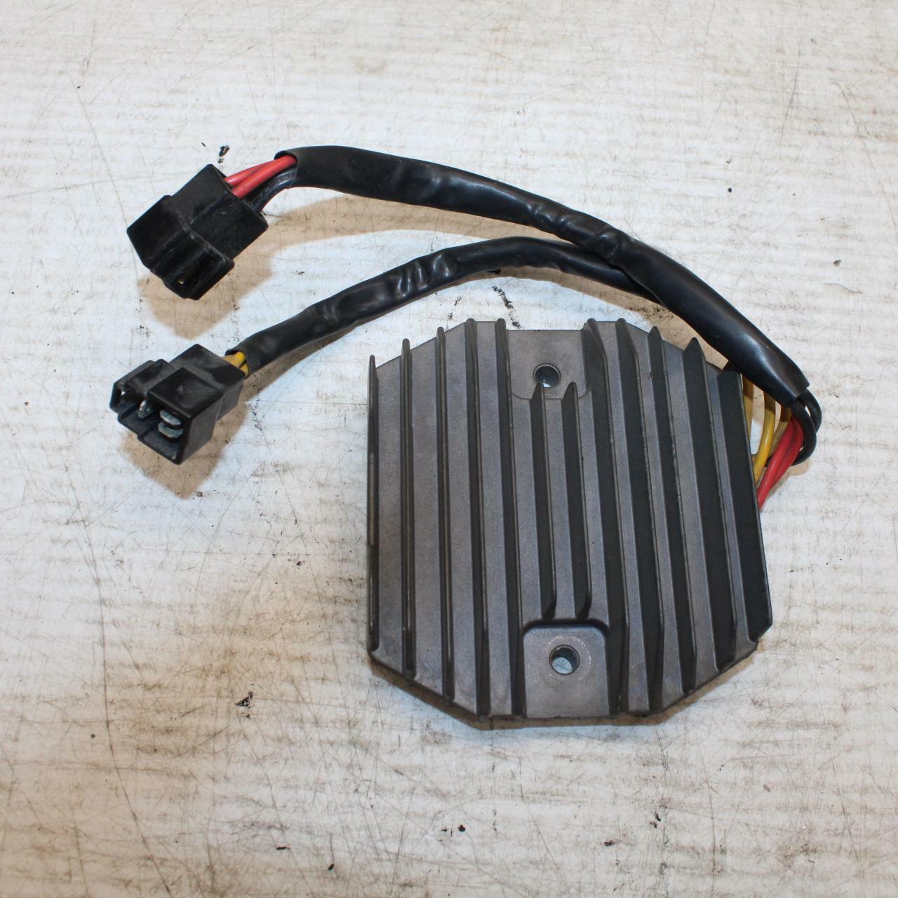 08-11 TRIUMPH SPEED TRIPLE RECTIFIER VOLTAGE REGULATOR BB366