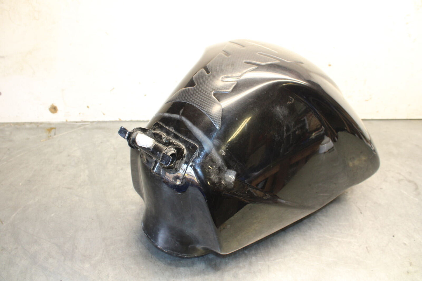 07-08 TRIUMPH DAYTONA 675 GAS TANK FUEL CELL PETROL RESERVOIR T2401091-CM BB685