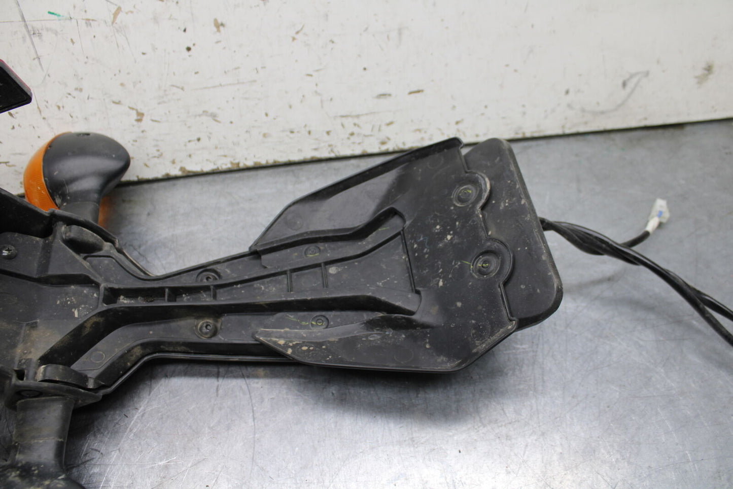 19-24 YAMAHA R3 REAR BACK FENDER MUD GUARD/ & LIGHTS BB736