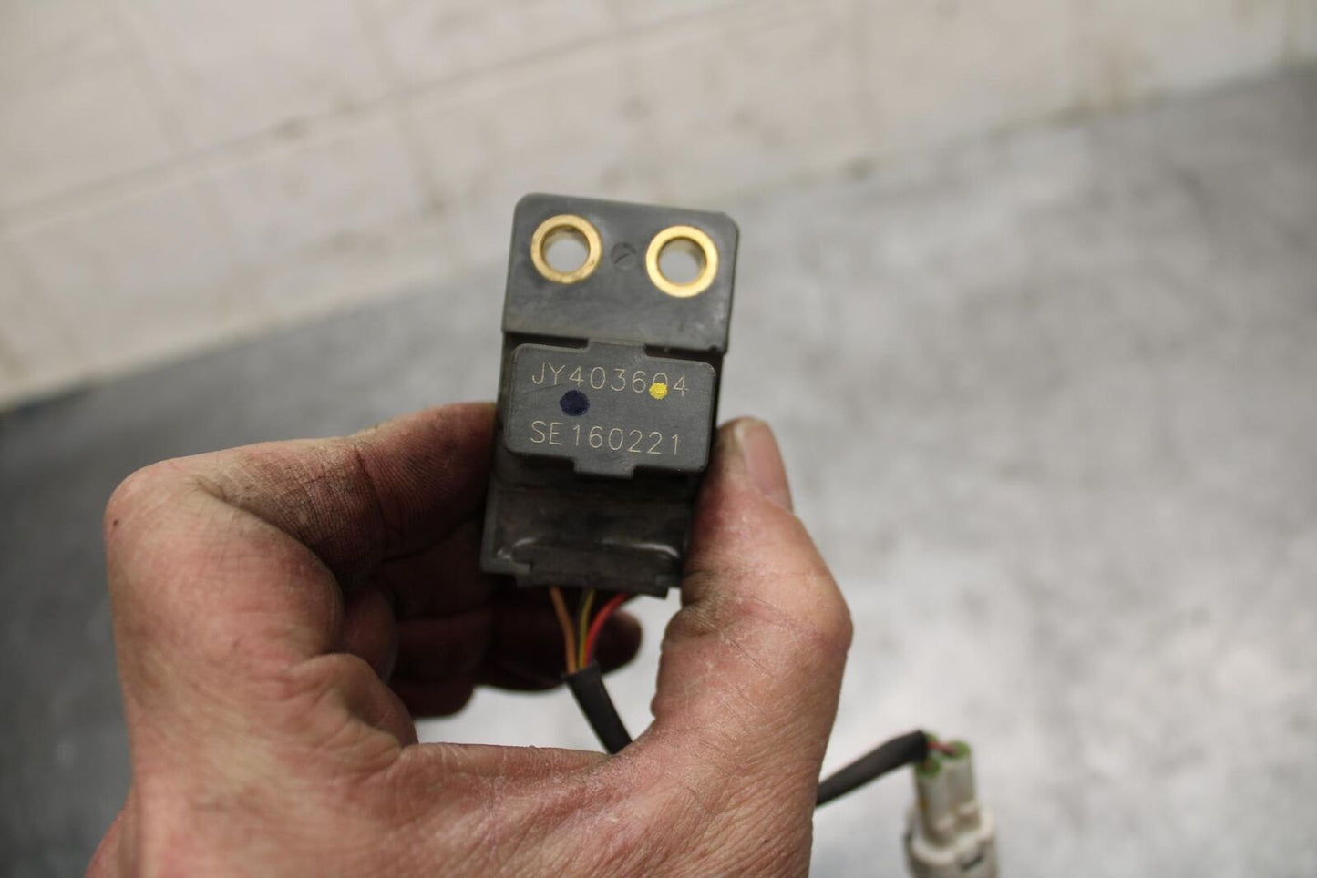 21 HUSQVARNA VITPILEN 401 TIP OVER BANK ANGLE CRASH SENSOR SWITCH BB467