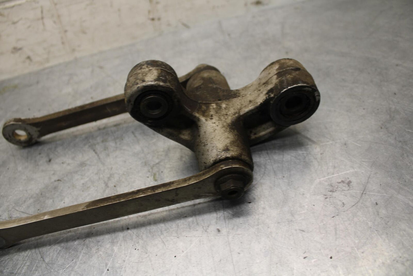 02-03 SUZUKI GSXR750 REAR DOGBONE SHOCK LINKAGE LINK 62600-35870 BB14