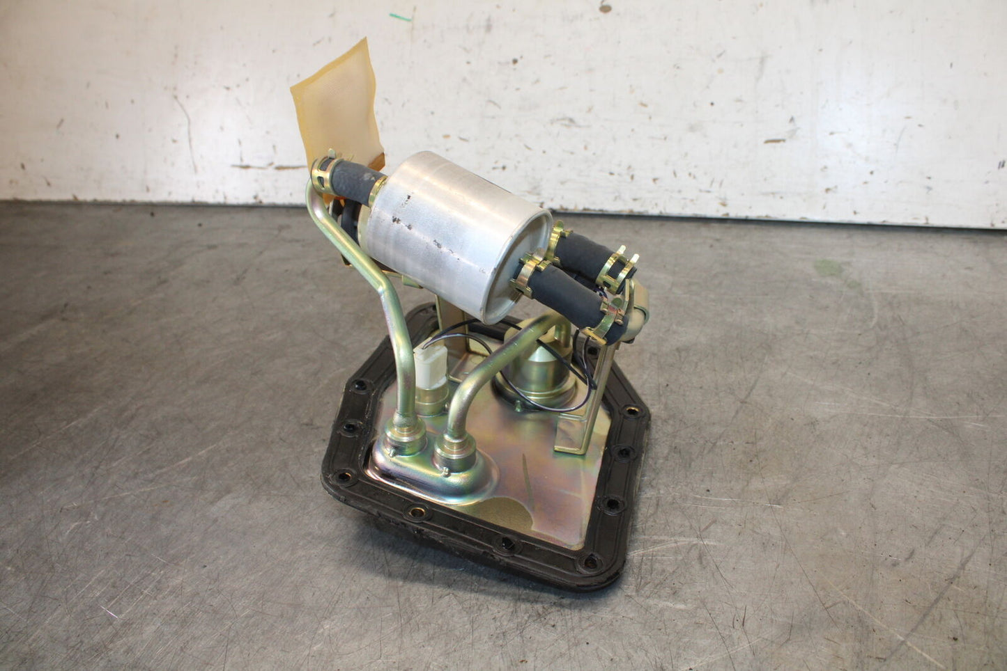 01-06 TRIUMPH TIGER 955I FUEL PUMP GAS PETROL SENDER UNIT BB693