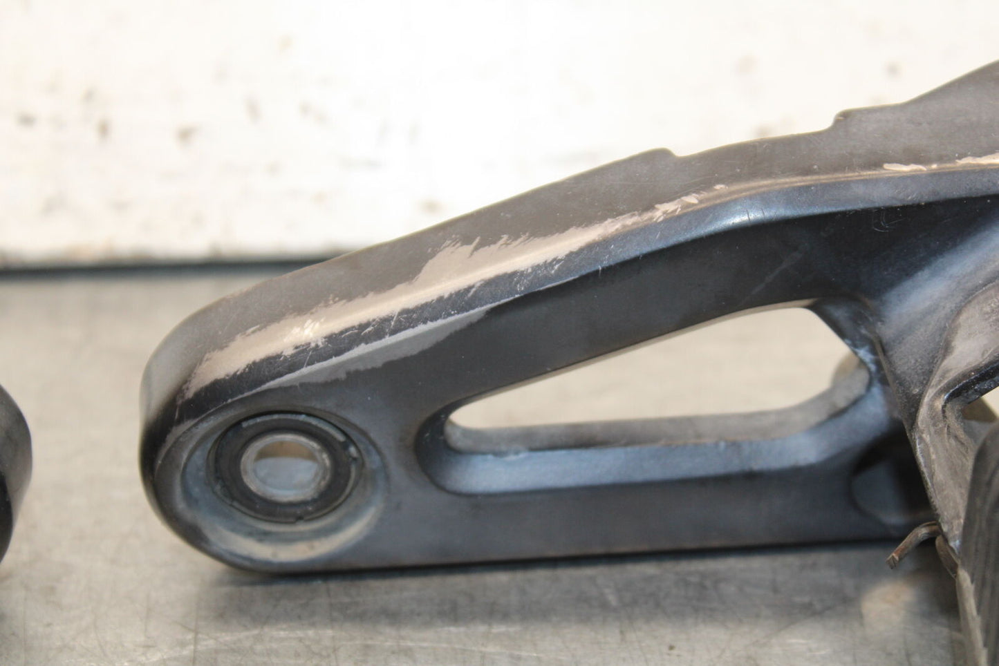 85-86 SUZUKI MADURA 1200 REAR PASSENGER FOOT STEP PEG BB691
