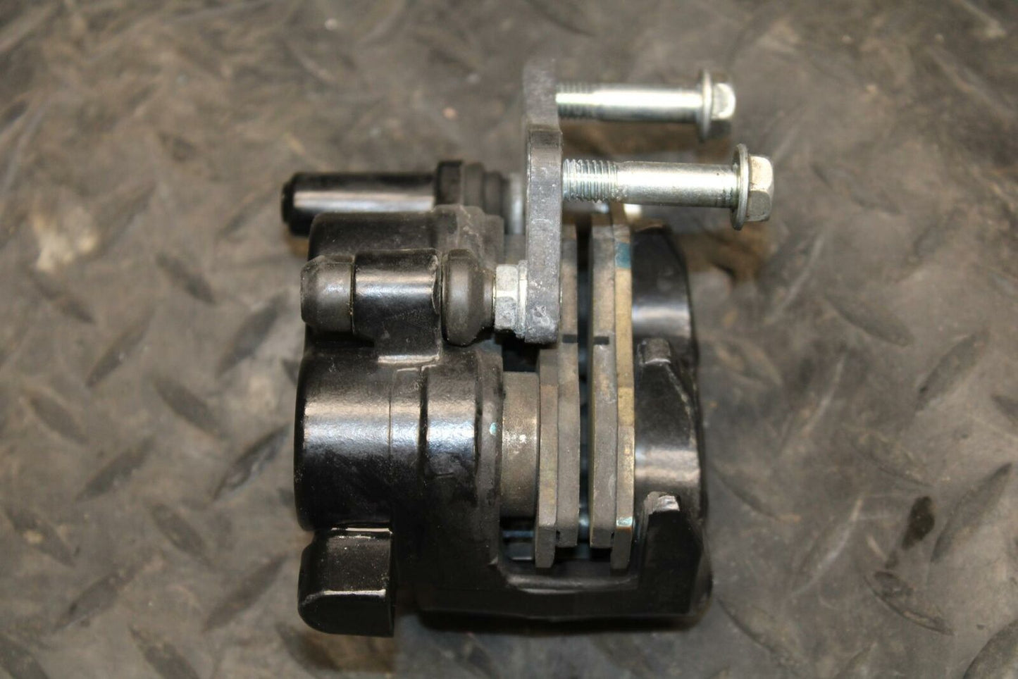 17 KAWASAKI NINJA 300 RIGHT FRONT BRAKE CALIPER BB215