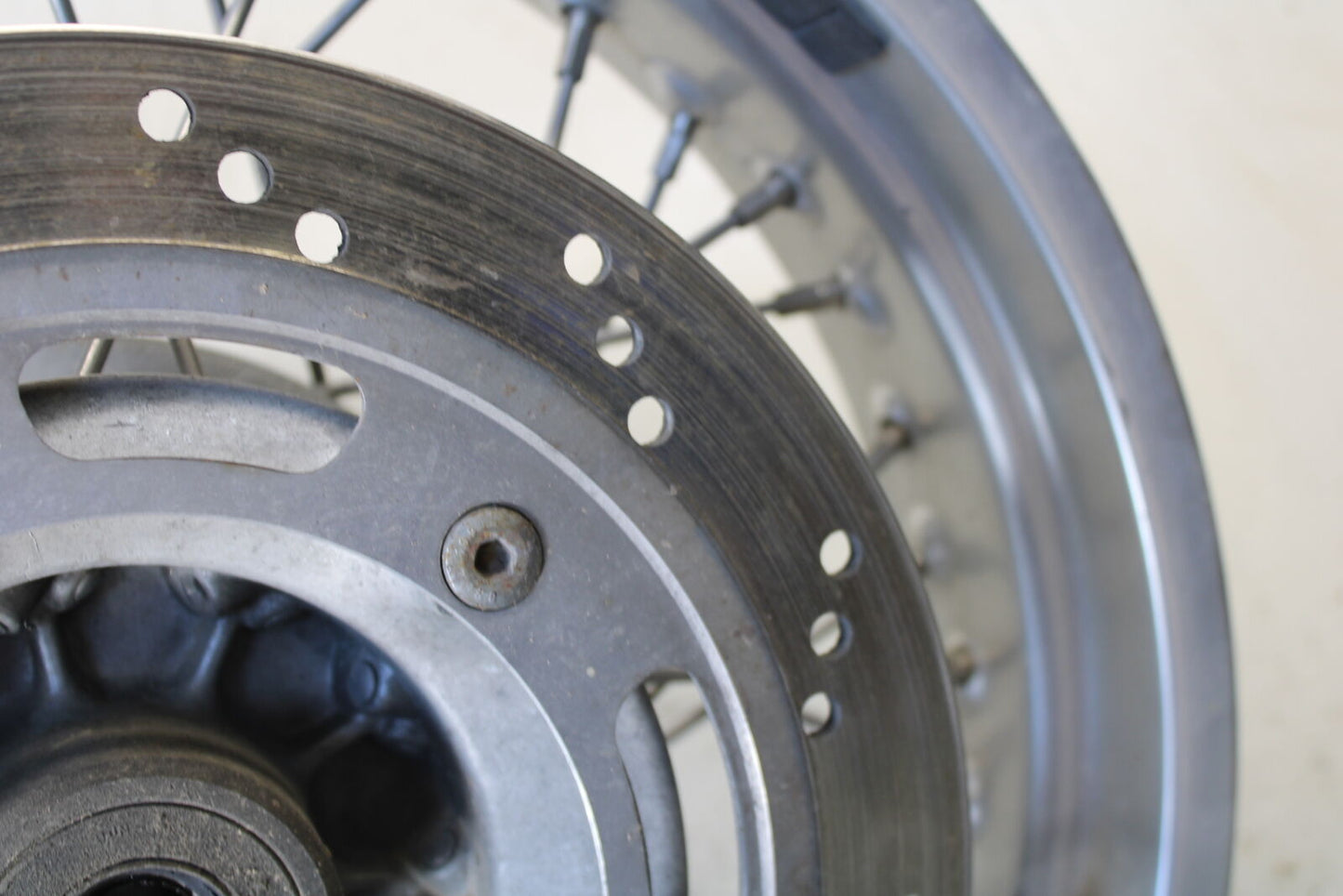 01-06 TRIUMPH TIGER 955I REAR RIM BACK RIM BB693
