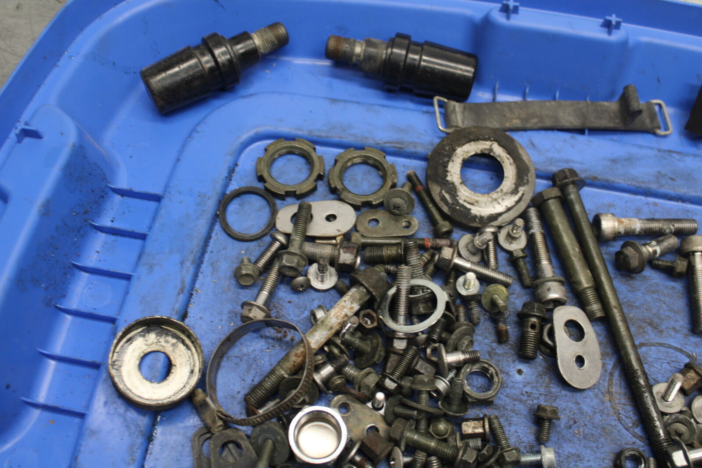 96-07 YAMAHA YZF600R MOUNTING BOLTS HARDWARE MOTOR SCREWS BB746