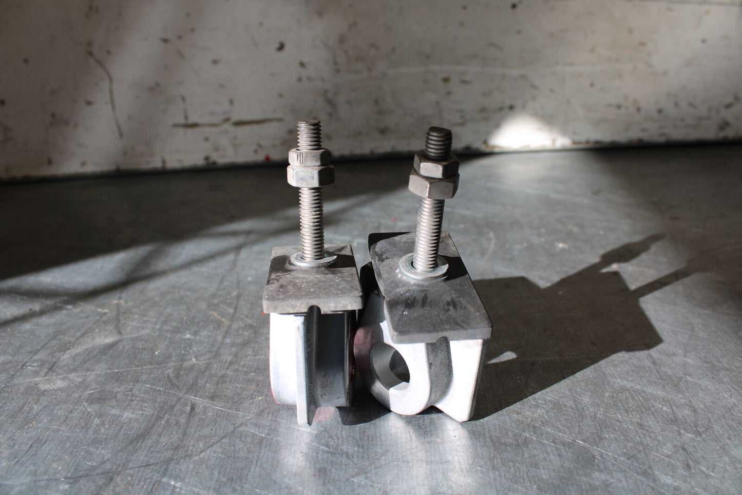 19-22 KAWASAKI Z400 SWINGARM CHAIN TENSIONER ADJUSTMENT BRACKETS BB708