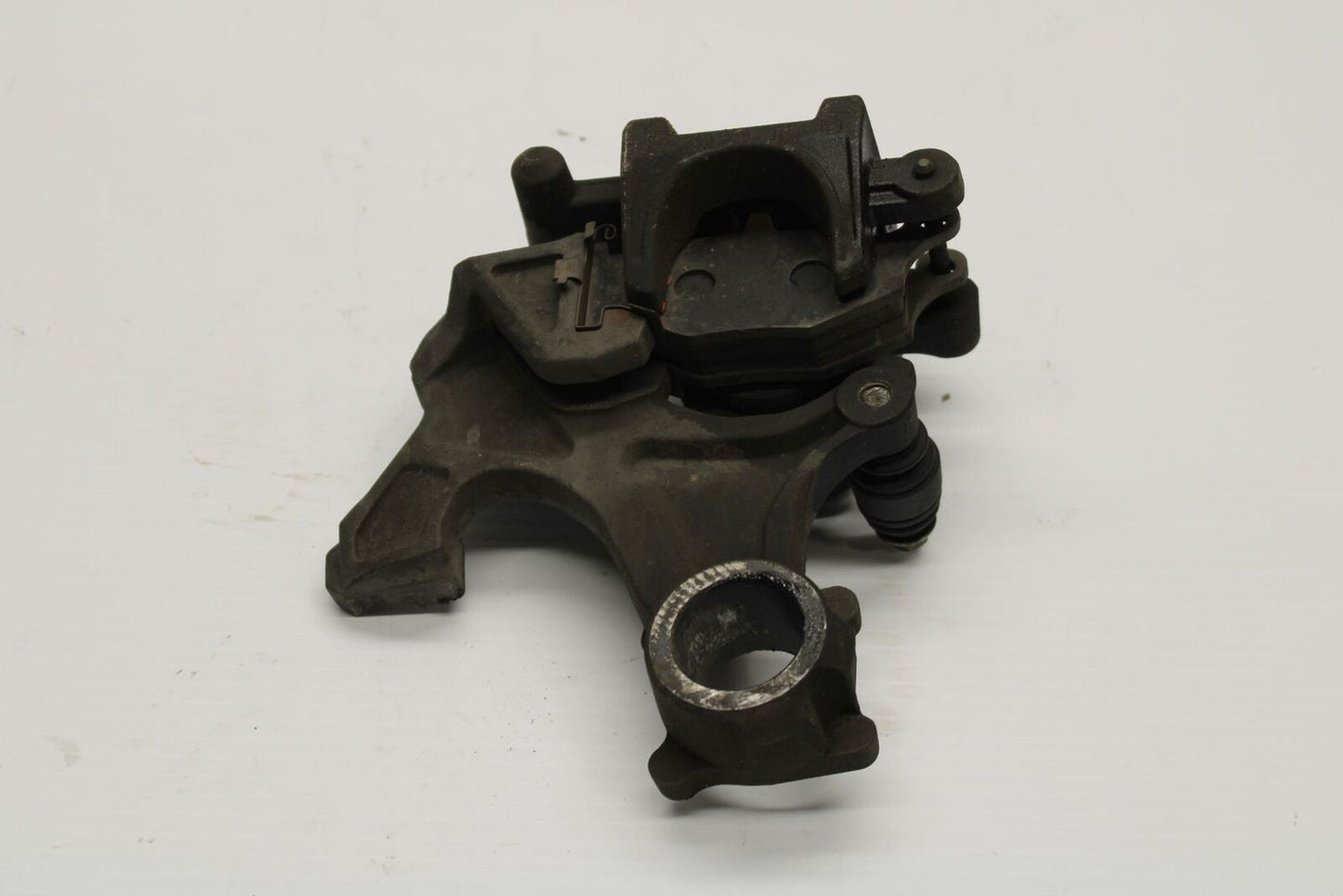08-09 SUZUKI GSXR600 TOKICO REAR BACK BRAKE CALIPER W MOUNT BRACKET BB244