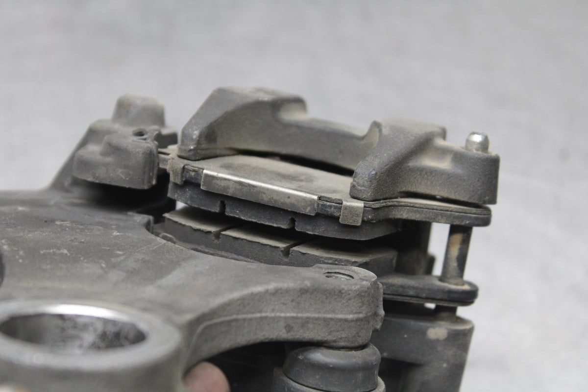 08-09 YAMAHA YZF R6S REAR BACK BRAKE CALIPER W MOUNT BRACKET BB796