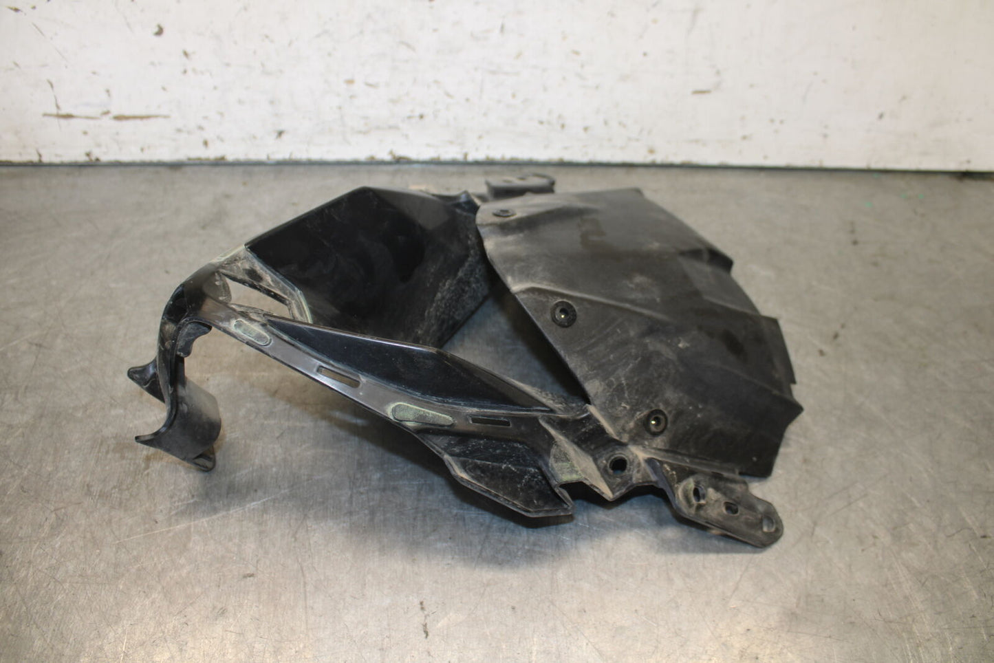 19-23 KAWASAKI NINJA ZX6R FRONT CENTER COWL FAIRING BB701