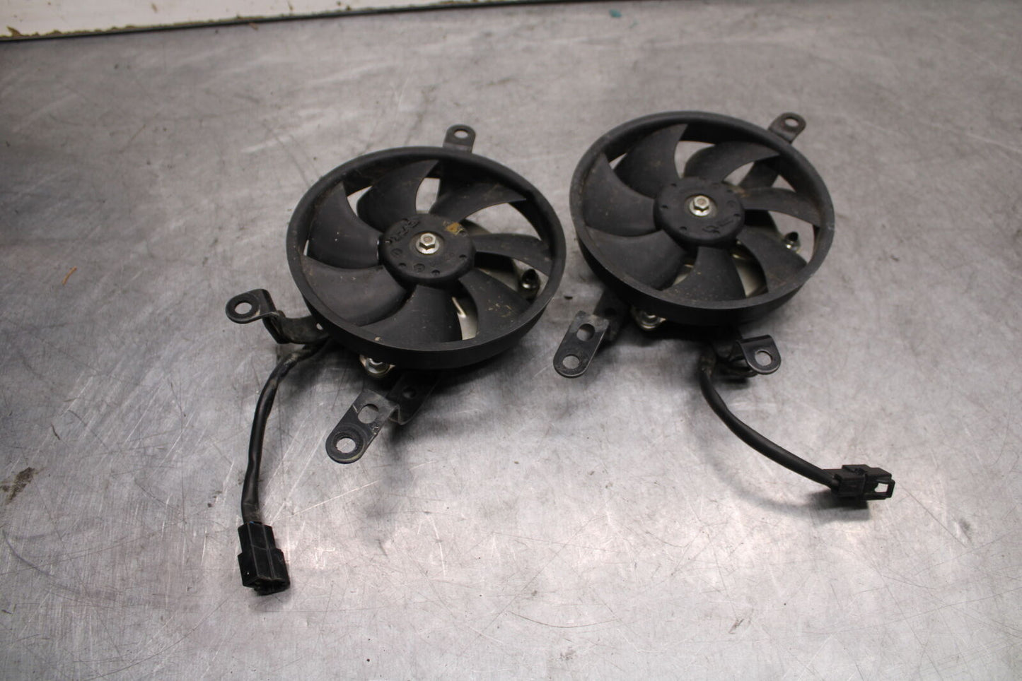 04-06 YAMAHA YZF R1 ENGINE RADIATOR COOLING FAN SET BB659
