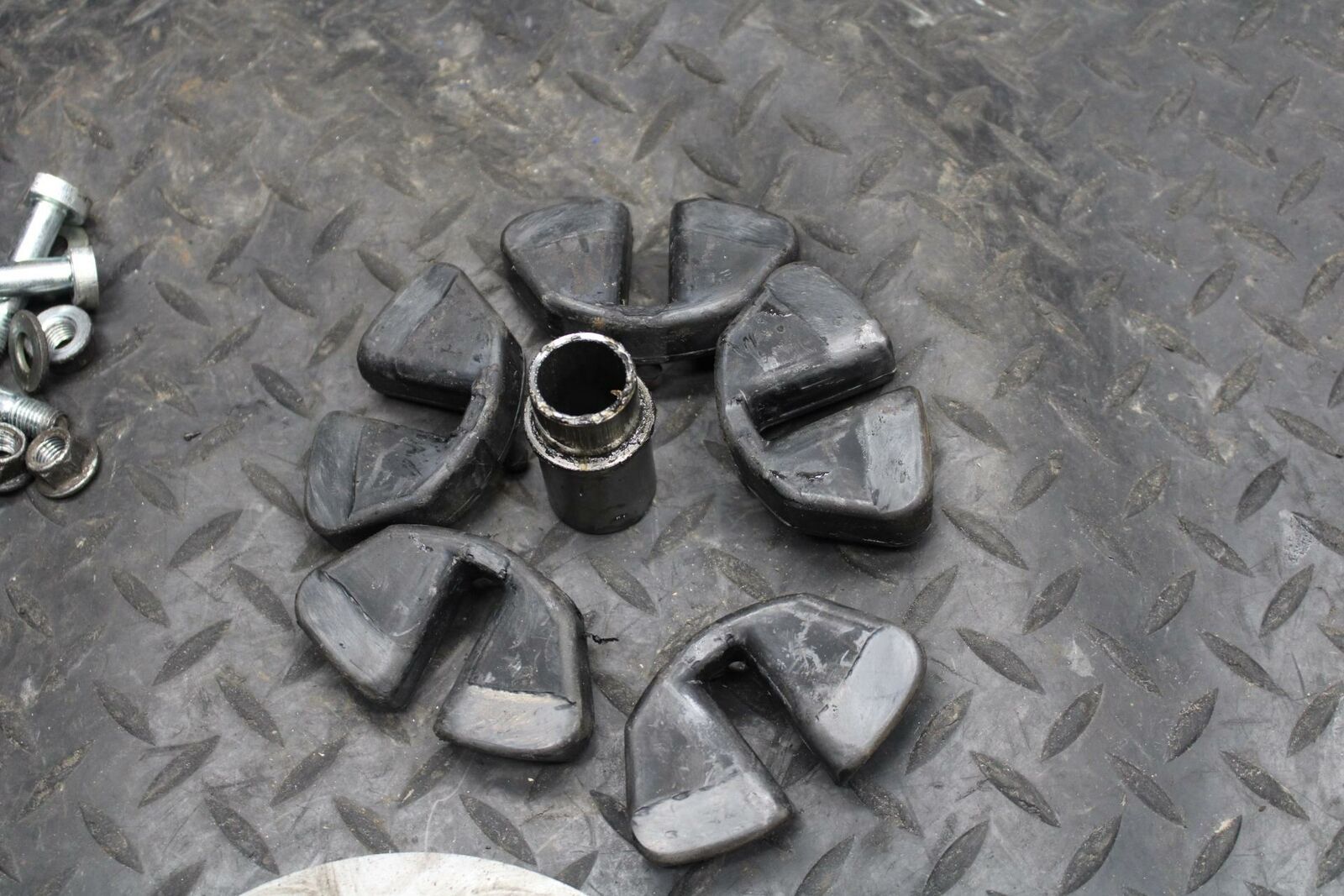 03 SUZUKI SV650S REAR HUB W SHOCK DAMPERS CUSH ABSORBERS BB219