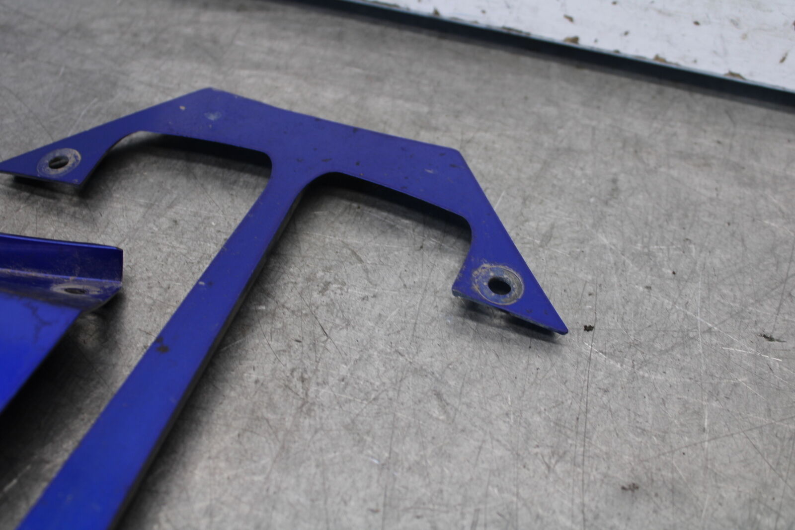 03-07 SUZUKI SV1000S CENTER REAR BACK TAIL FAIRING COVER TRIM COWL BB657