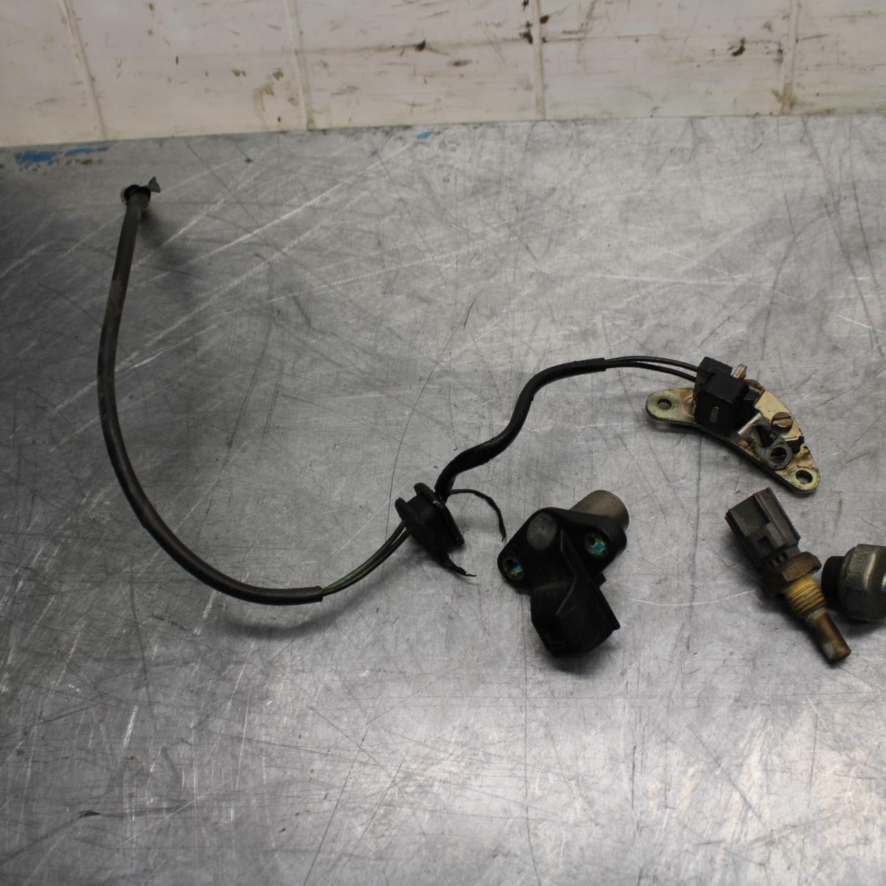 04-05 SUZUKI GSXR600 CRANKSHAFT POSTION PICK UP SENSOR ENGINE BB329